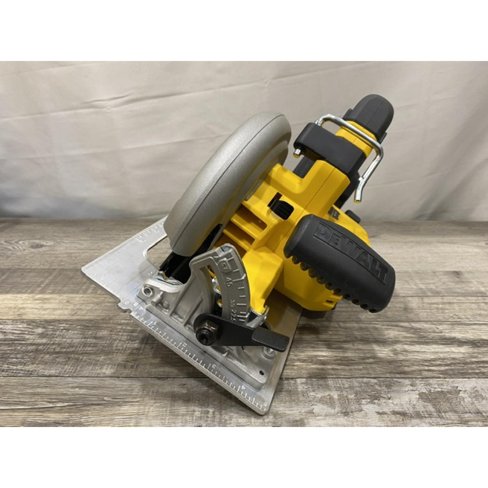 AS-IS DEWALT 20-Volt MAX 7-1/4 in. Cordless Circular Saw (Tool Only)