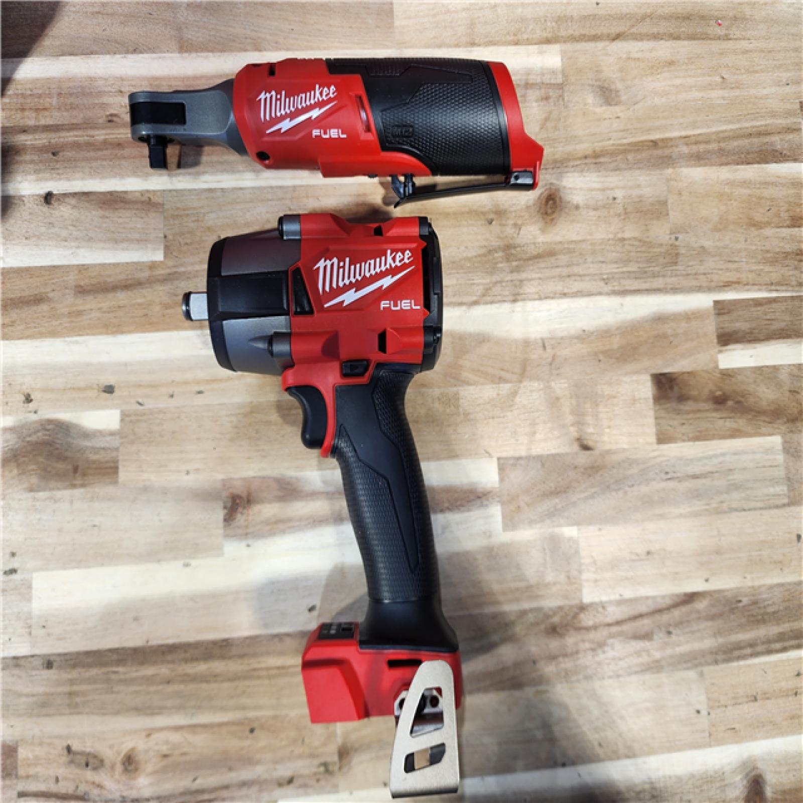 HOUSTON LOCATION - AS-IS (APPEARS LIKE NEW) Milwaukee FUEL 18V Cordless Mid Torque 1/2 in. Impact Wrench w/ M12 FUEL 3/8 in. Ratchet & Battery/Charger Combo Kit