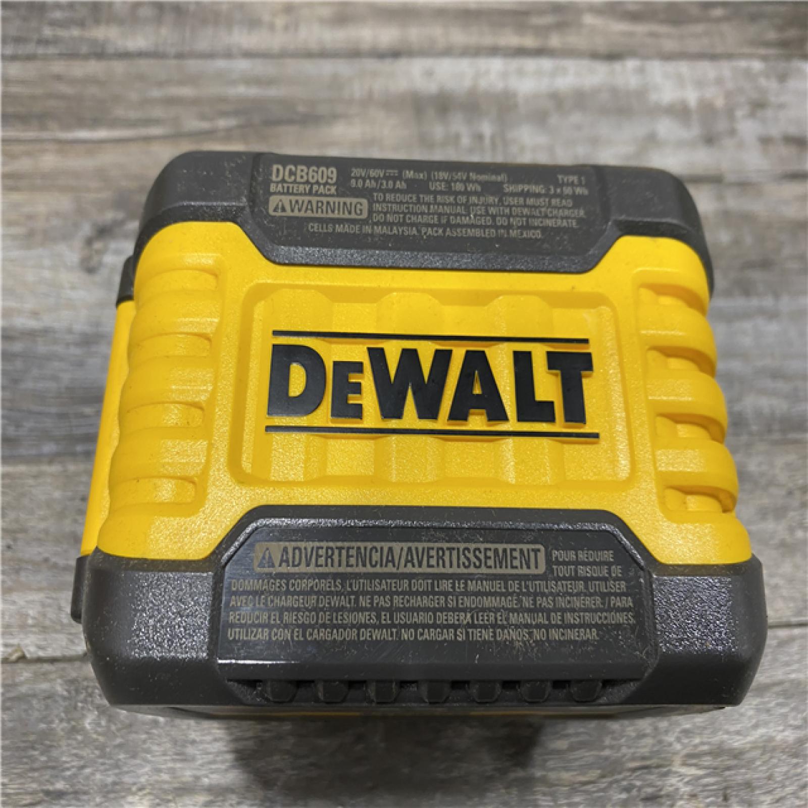 AS-IS DEWALT 20V/60V MAX FLEXVOLT Lithium-Ion 9.0Ah Battery and Charger Starter Kit