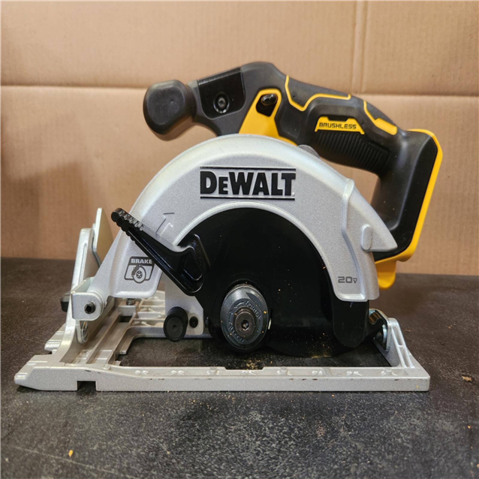 Phoenix DEWALT 20V MAX Cordless Brushless 6-1/2 in. Sidewinder Style Circular Saw (Tool Only)