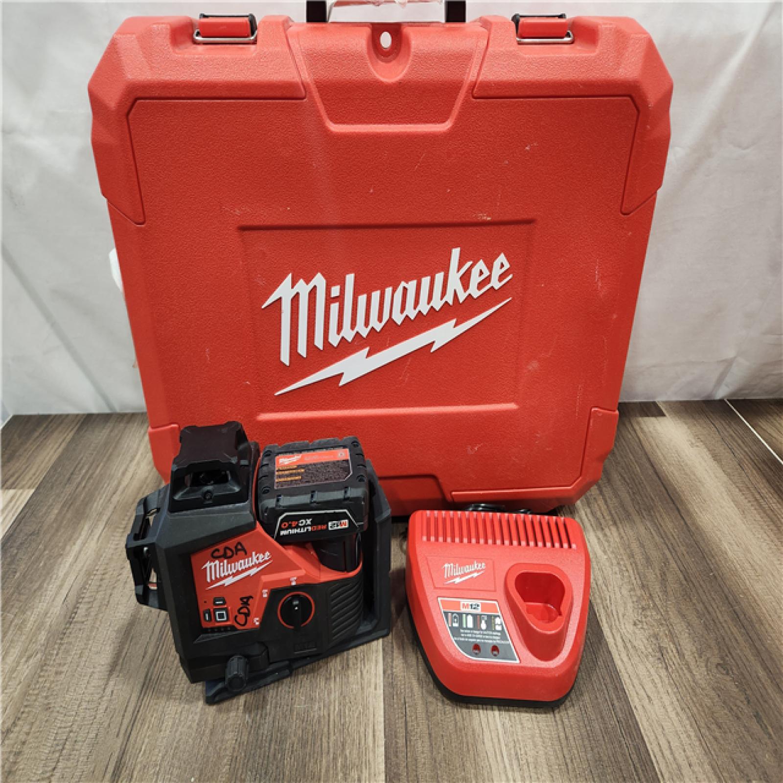 AS-IS- Milwaukee M12 Green Beam Laser 360° 3-Plane Kit