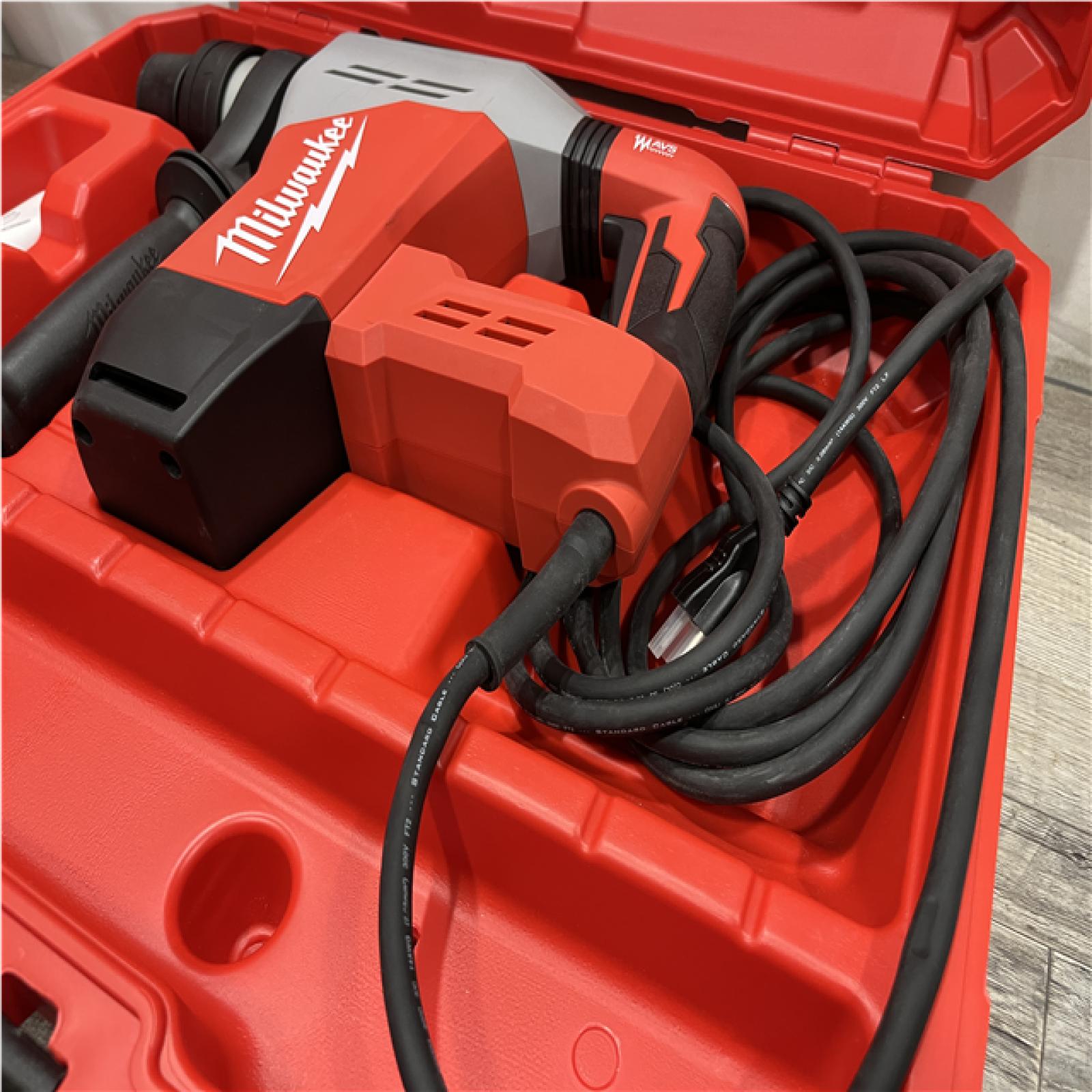 AS-IS Milwaukee 1-9/16 in. SDS-Max Rotary Hammer