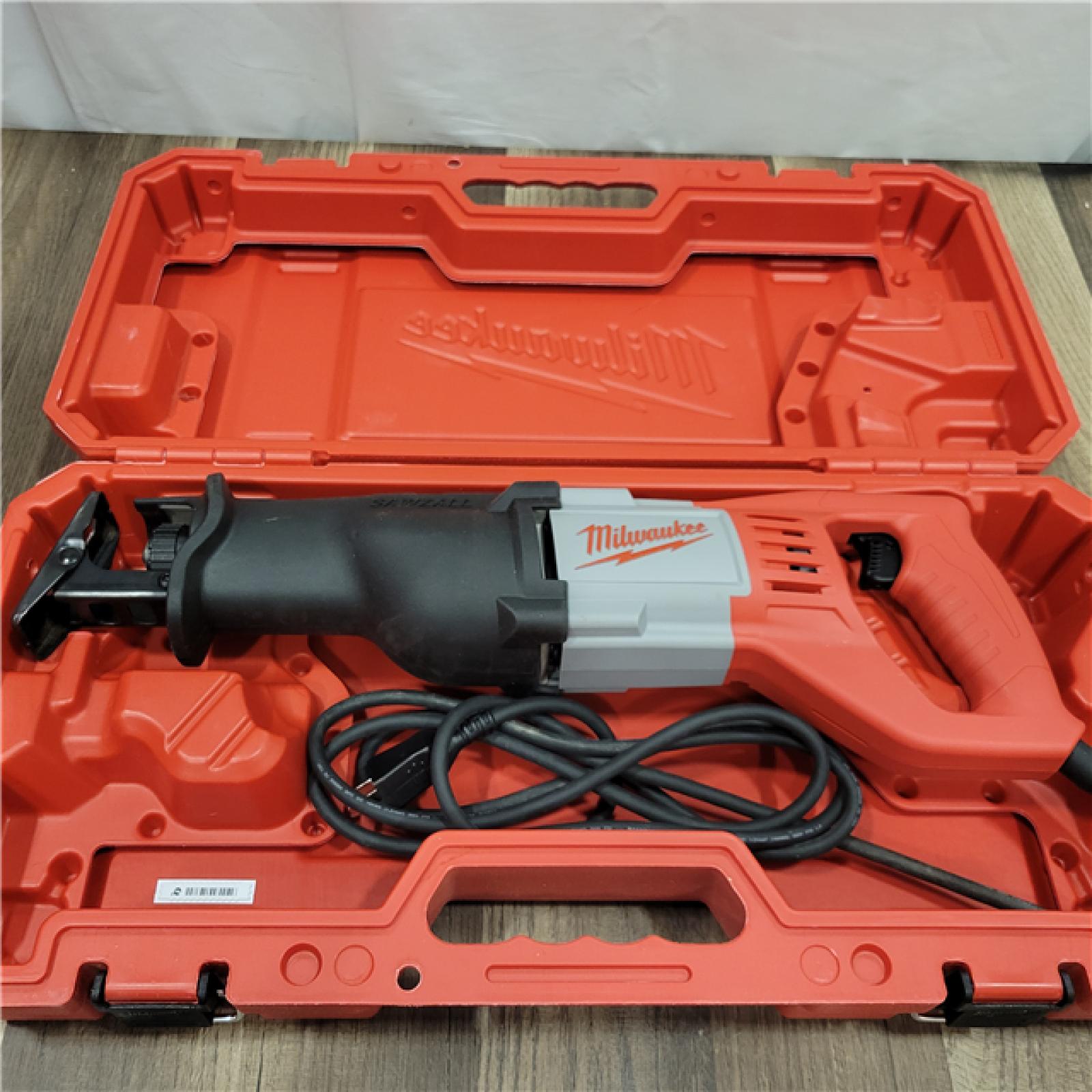 AS-IS  Milwaukee 12 Amp SAWZALL Reciprocating Saw with Case