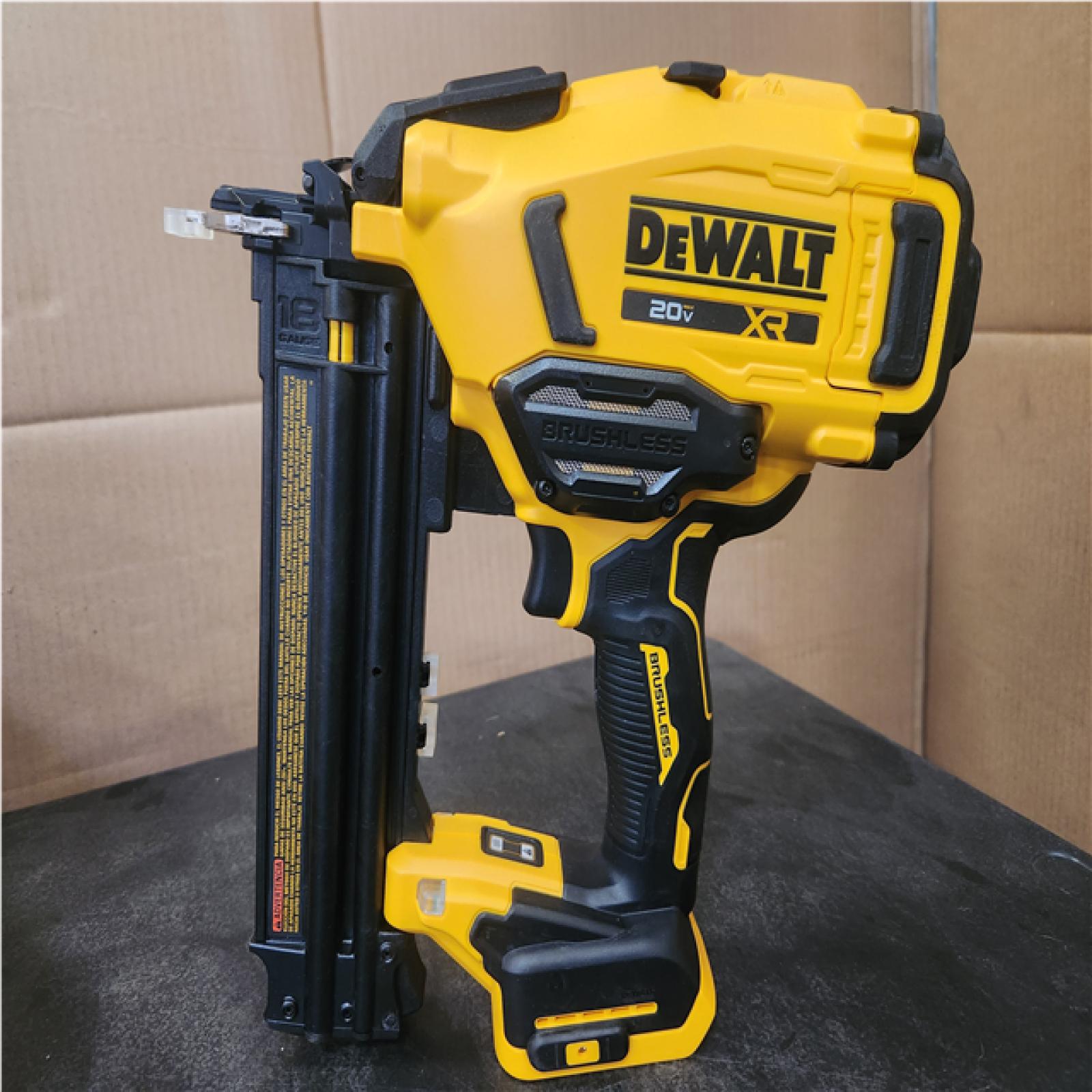 Phoenix NEW DEWALT 20V MAX XR 18 Gauge Cordless Brad Nailer (Tool Only)