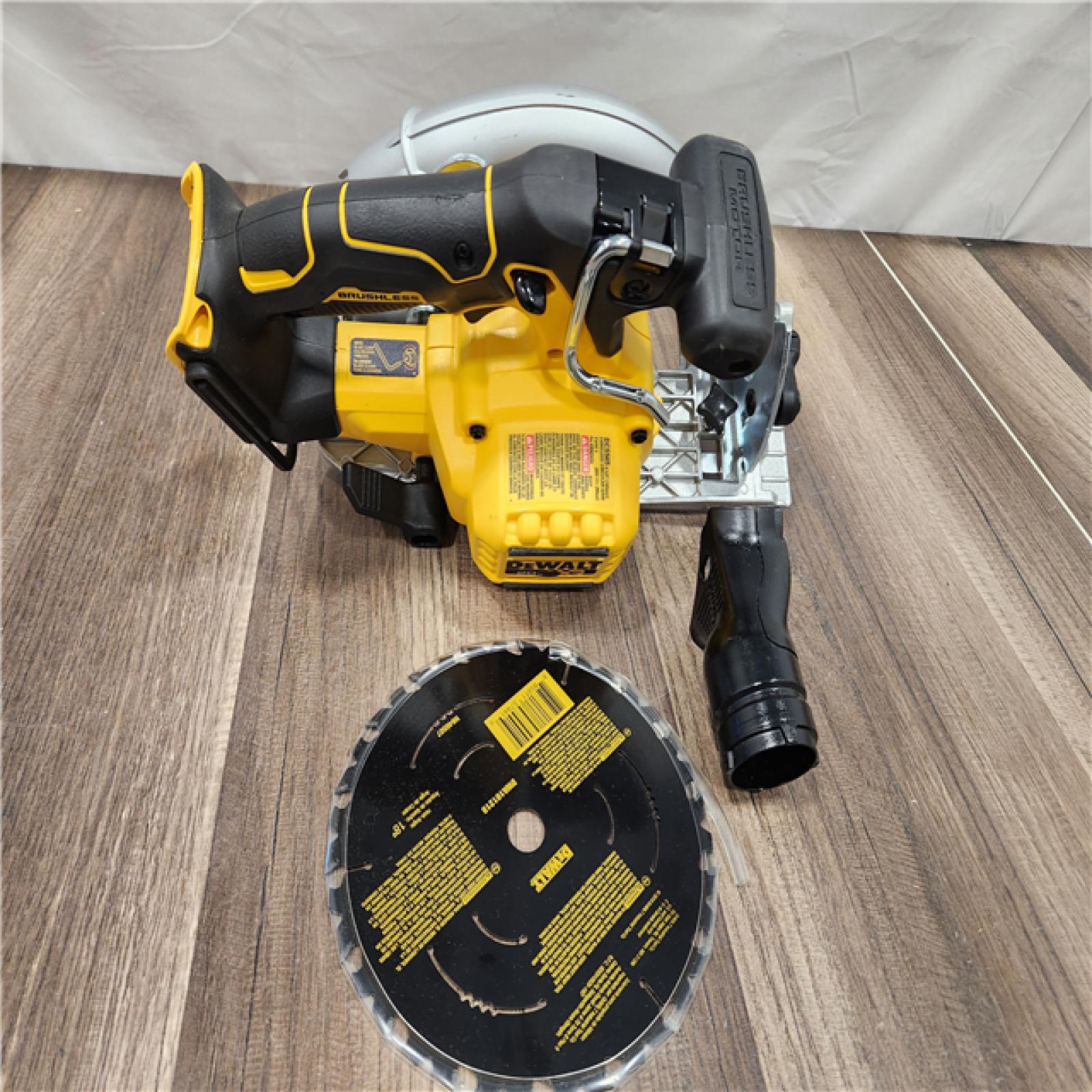 AS-IS DEWALT 20V MAX Cordless Brushless 6-1/2 in. Sidewinder Style Circular Saw (Tool Only)