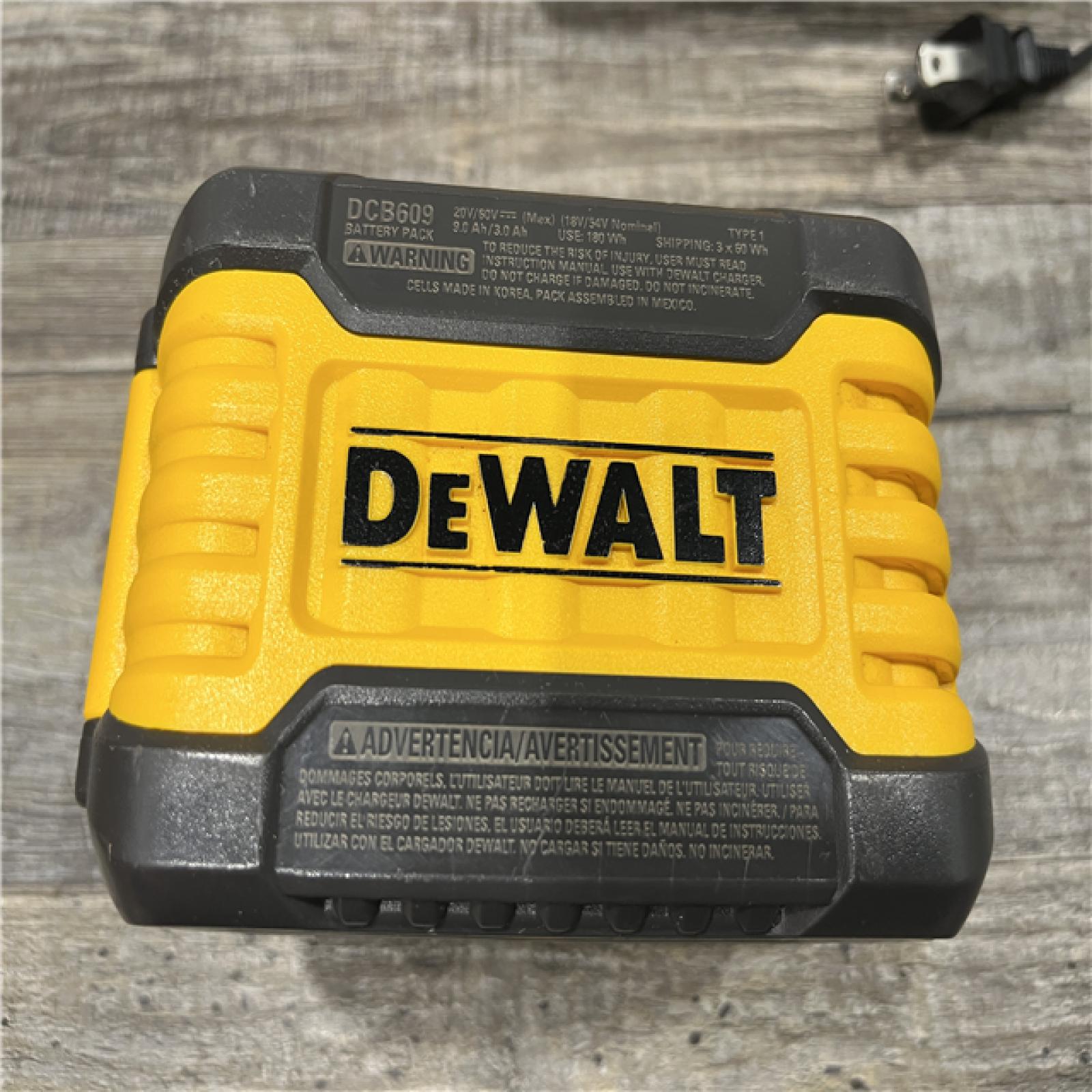 AS-IS DEWALT 20V/60V MAX FLEXVOLT Lithium-Ion 9.0Ah Battery and Charger Starter Kit