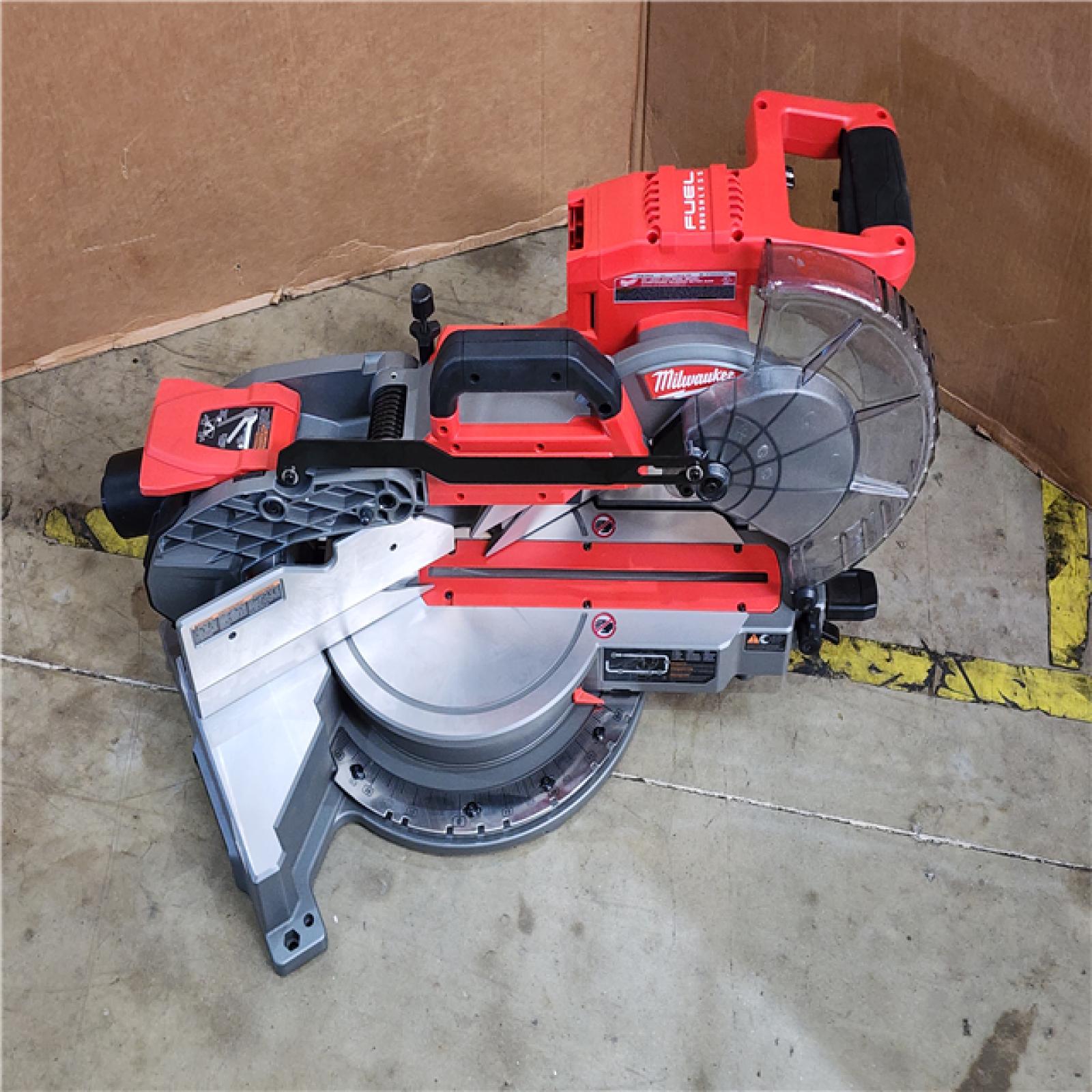 HOUSTON LOCATION - AS-IS (APPEARS LIKE NEW) M18 FUEL 18V 10 in. Lithium-Ion Brushless Cordless Dual Bevel Sliding Compound Miter Saw Kit with One 8.0 Ah Battery