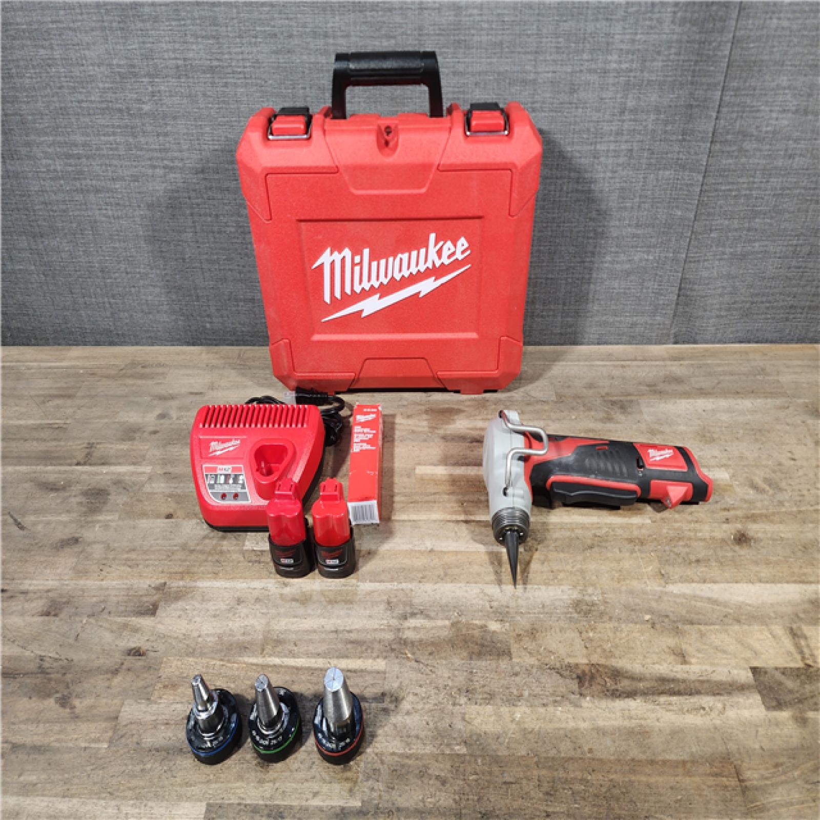HOUSTON LOCATION - AS-IS Milwaukee M12 12V Lithium-Ion Cordless PEX Expansion Tool Kit with (2) 1.5 Ah Batteries  (3) Expansion Heads and Hard Case