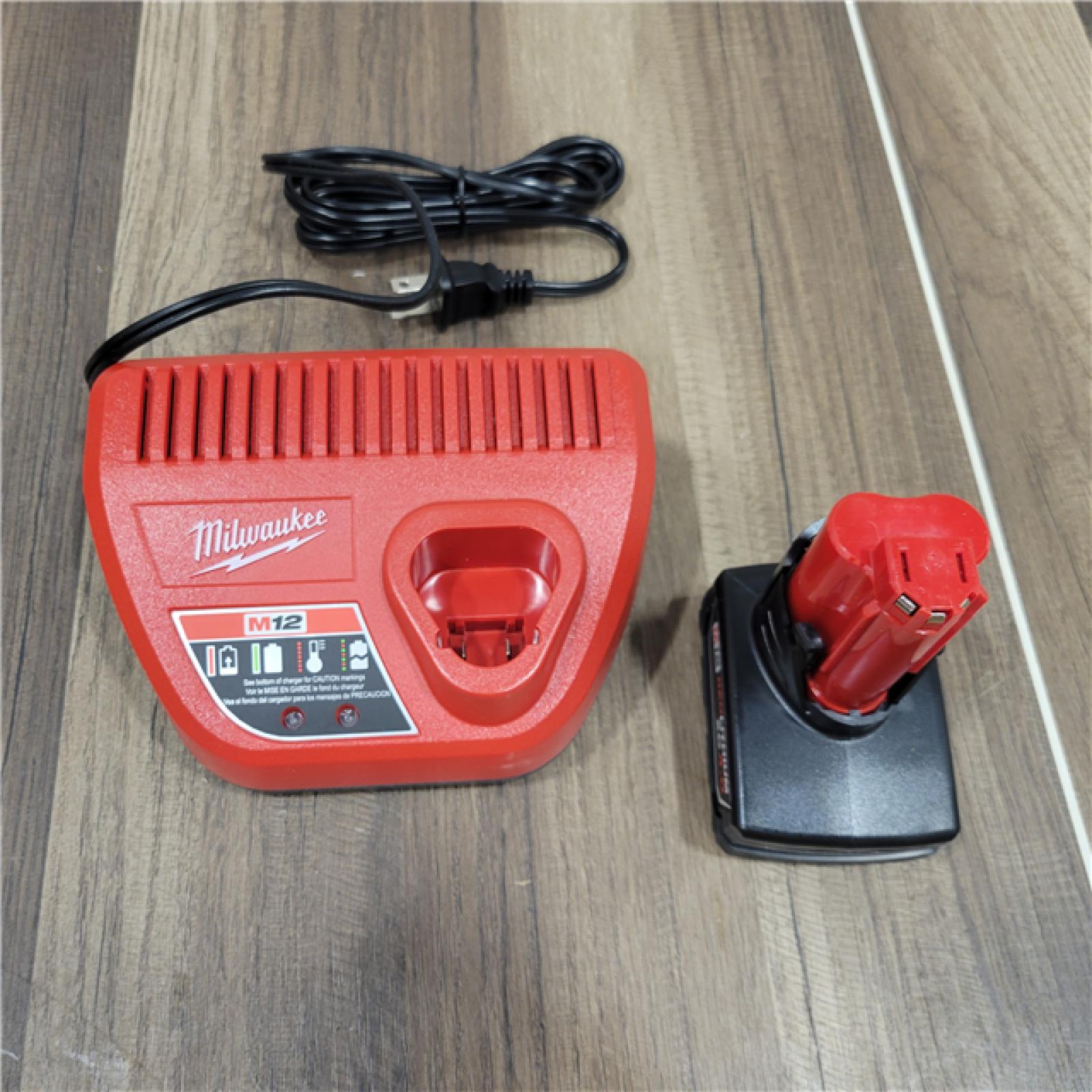 AS-IS   Milwaukee M12 12-Volt Lithium-Ion XC Battery Pack 4.0 Ah and Charger Starter Kit