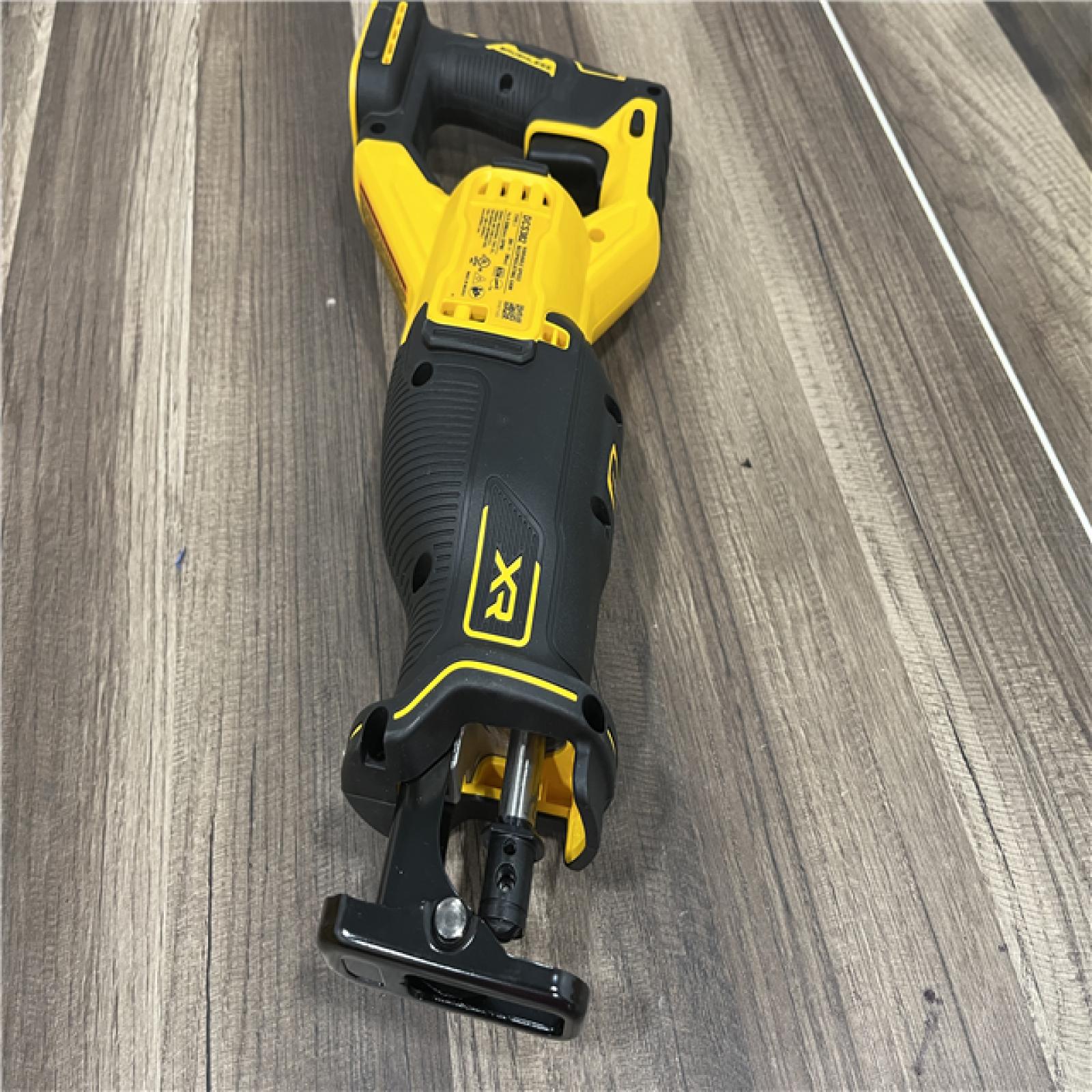 GOOD DEWALT 20V MAX XR Cordless Brushless Reciprocating Saw (Tool Only)