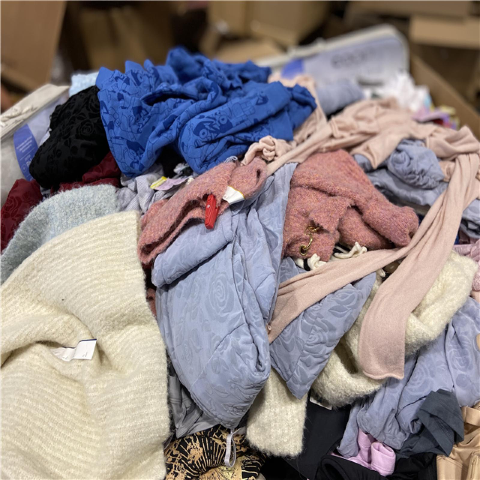 DALLAS LOCATION - BULLSEYE CLOTHING, HOME GOODS PALLET