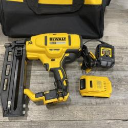 AS-IS DEWALT 20V MAX XR Lithium-Ion 16-Gauge Cordless Finish Nailer Kit