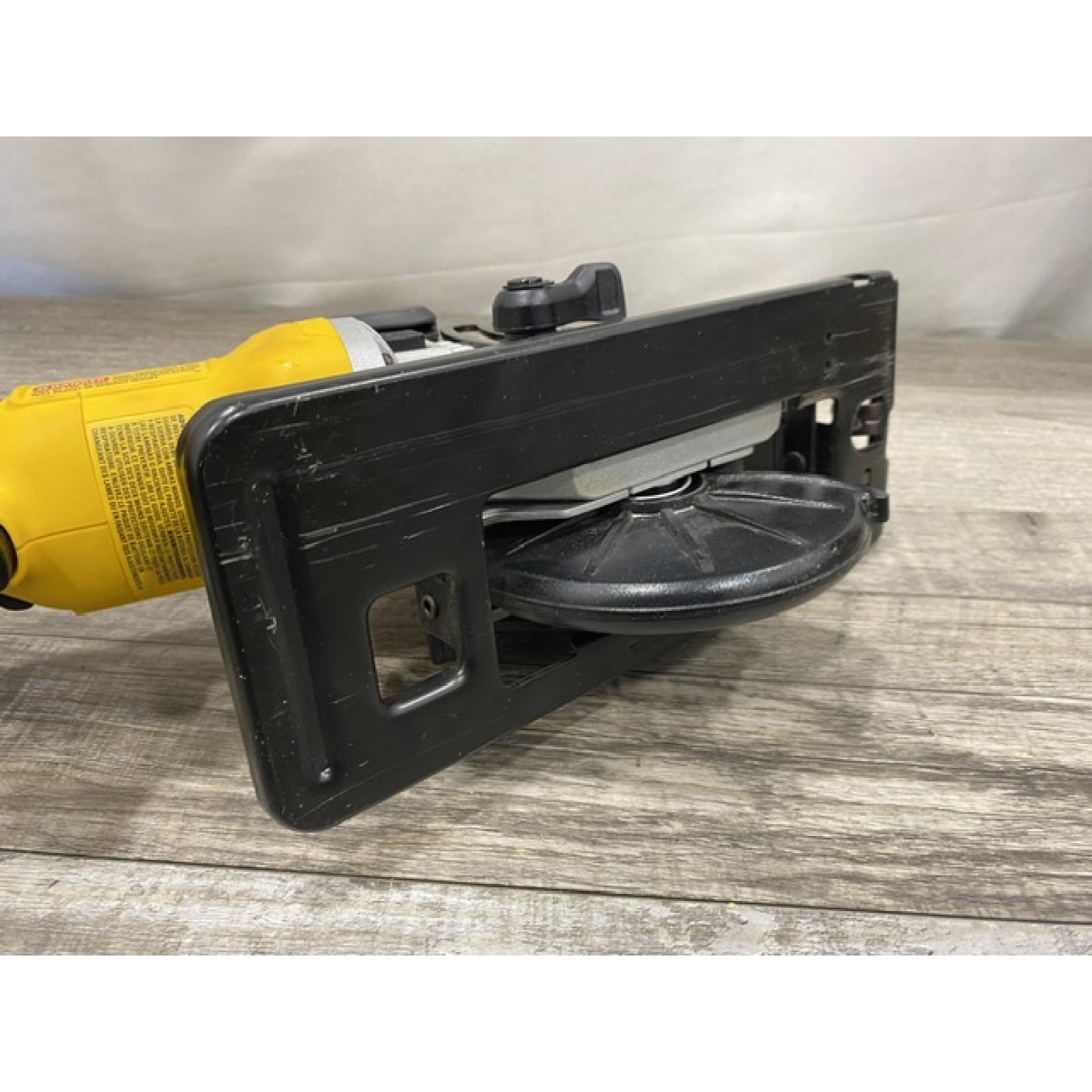 AS-IS DEWALT ATOMIC 20V MAX Cordless Brushless 4-1/2 in. Circular Saw (Tool Only)