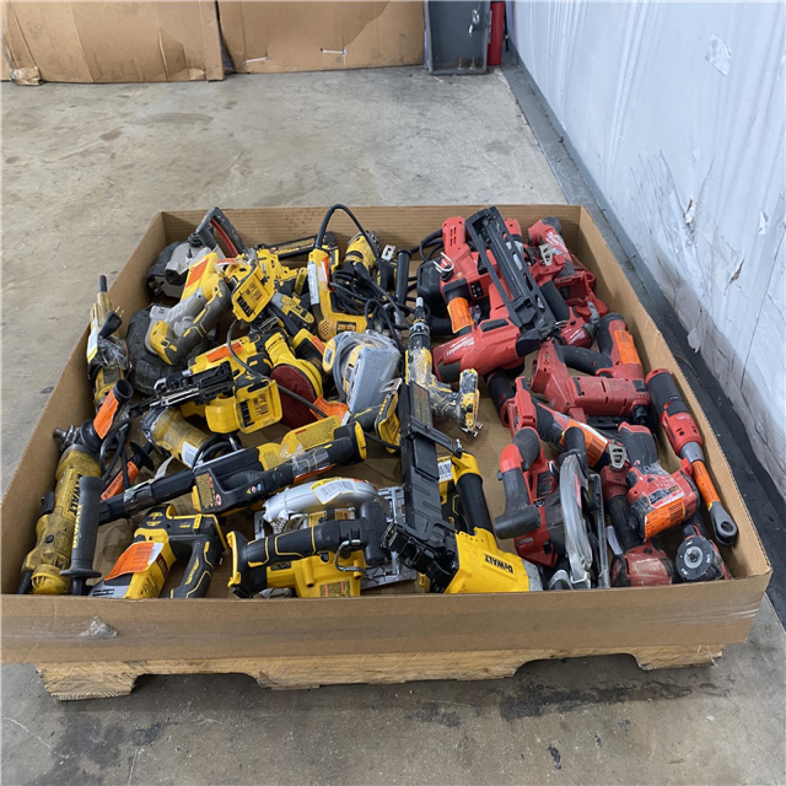 Houston Location AS IS - Tool Pallet