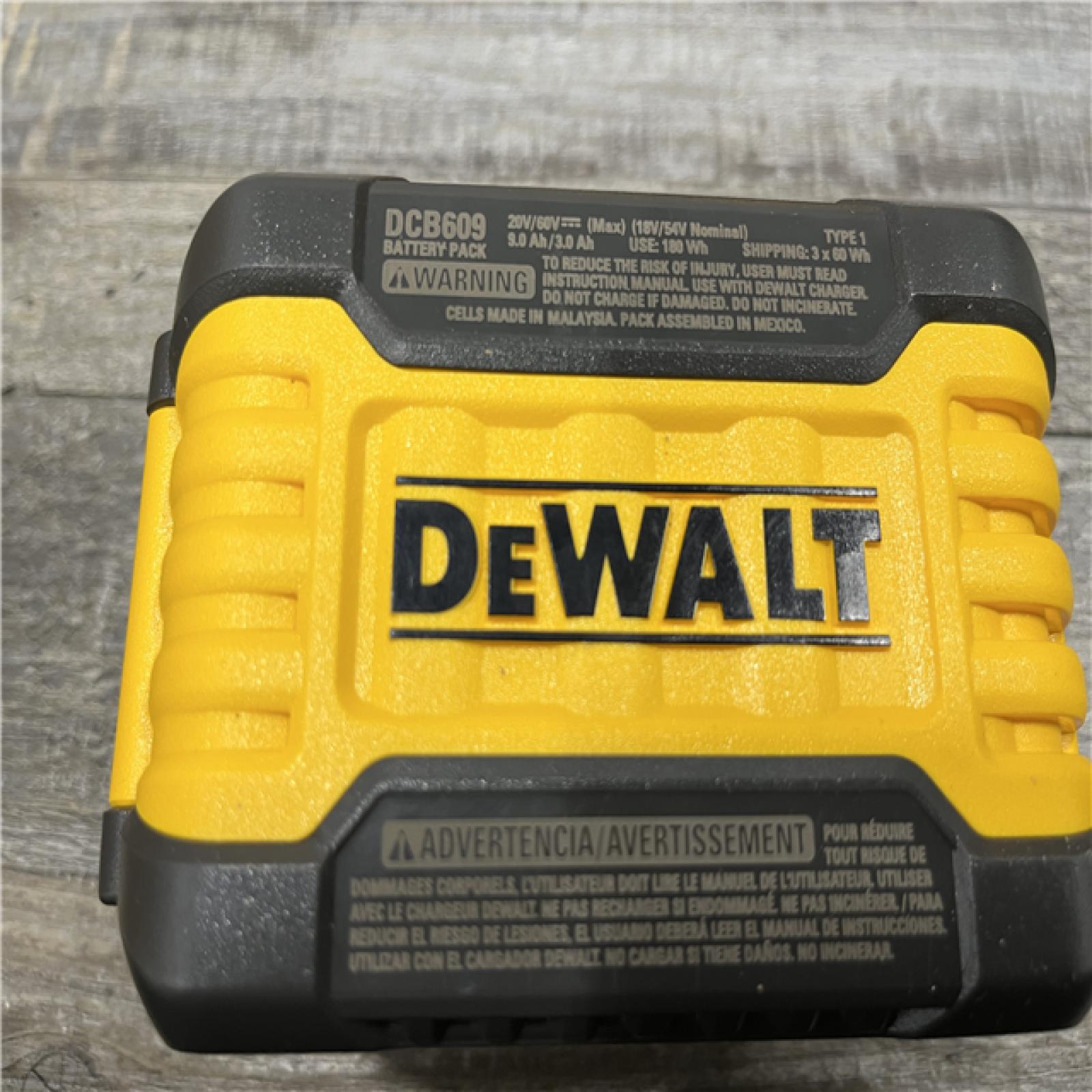 AS-IS DEWALT 20V/60V MAX FLEXVOLT Lithium-Ion 9.0Ah Battery and Charger Starter Kit