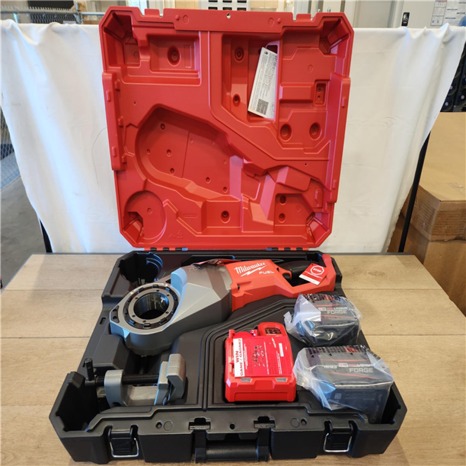 AS-IS- M18 Fuel One-Key Cordless Brushless Pipe Threader Kit with (2) 12.0Ah Batteries and Case