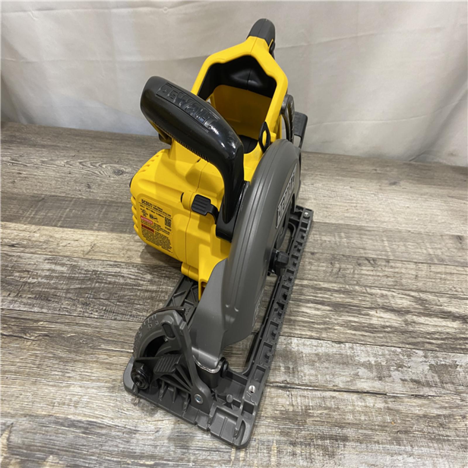 AS-IS DEWALT FLEXVOLT 60V MAX Cordless Brushless 7-1/4 in. Wormdrive Style Circular Saw (Tool Only)