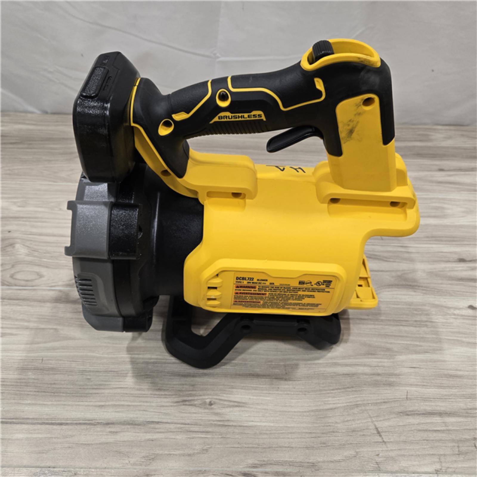 AS-IS DeWalt Cordless Handheld Leaf Blower Kit