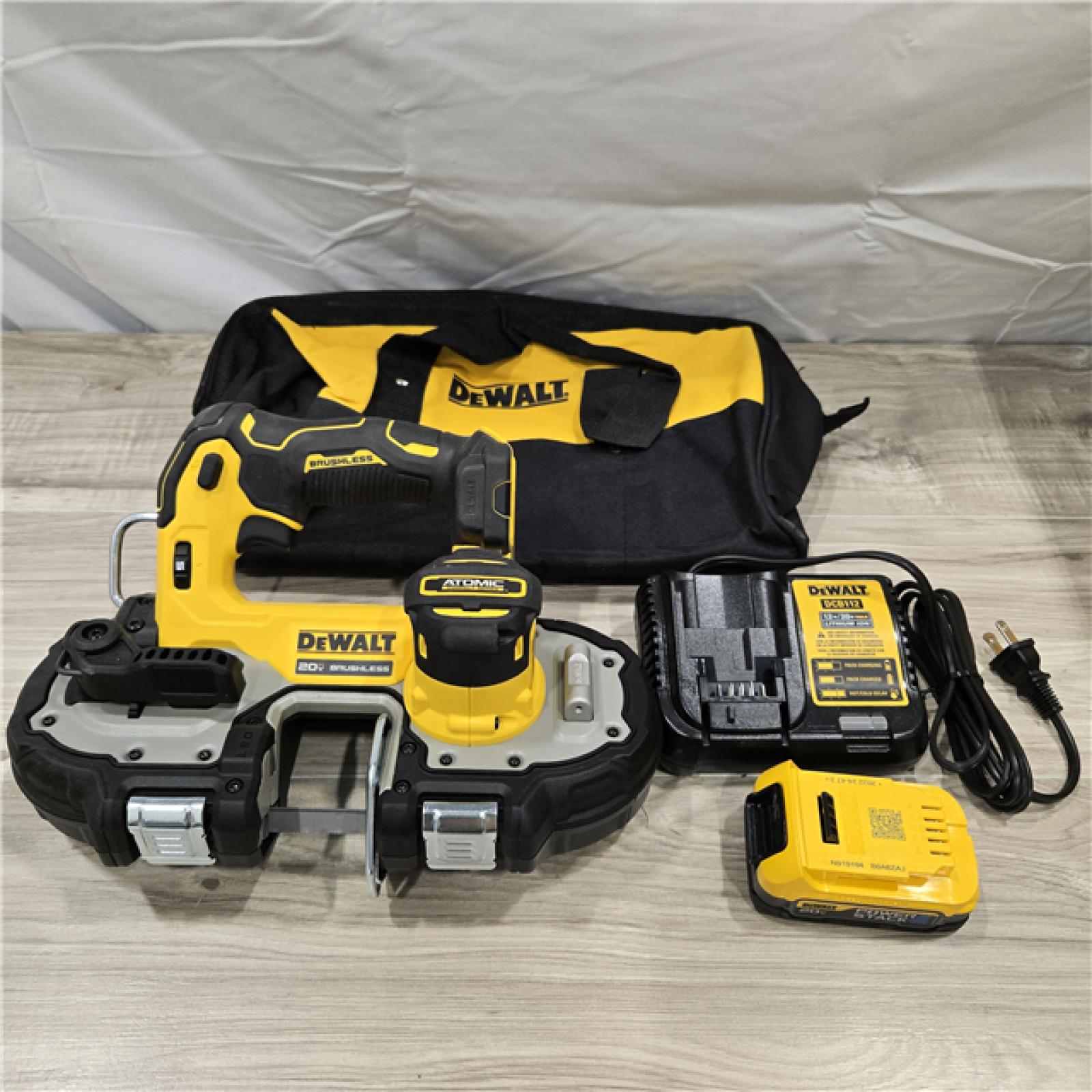 LIKE NEW! - DeWalt 20V MAX ATOMIC Cordless Compact Band Saw Kit