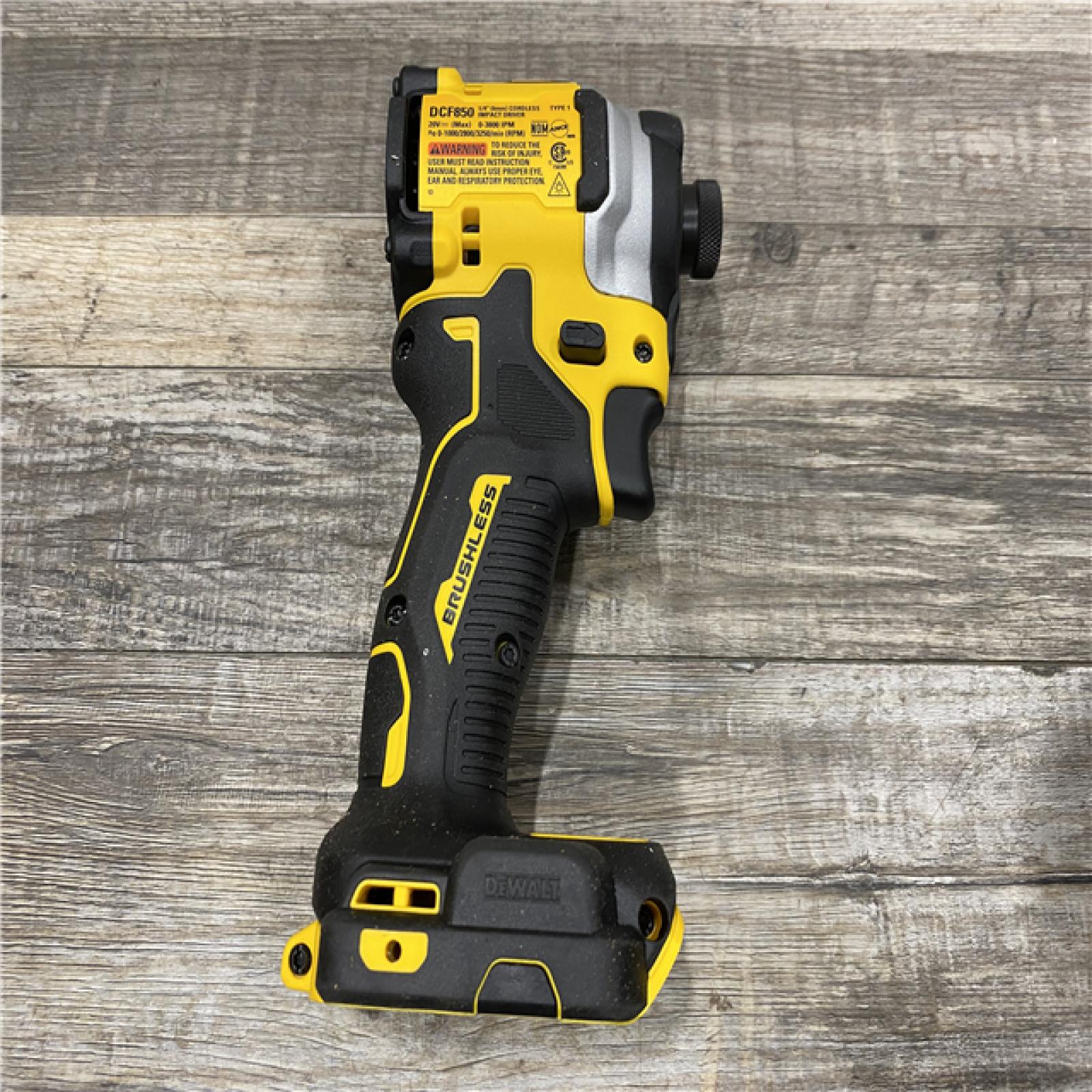 AS-IS DEWALT ATOMIC 20V MAX Lithium-Ion Cordless 1/4 in. Brushless Impact Driver Kit