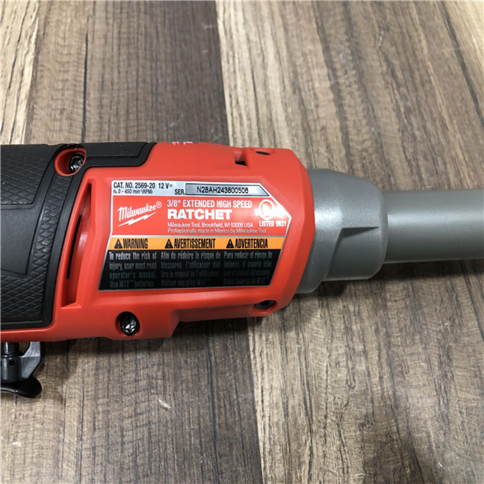 AS-IS Milwaukee FUEL 12V Lithium-Ion Brushless Cordless 3/8 in. Extended Reach High Speed Ratchet Kit