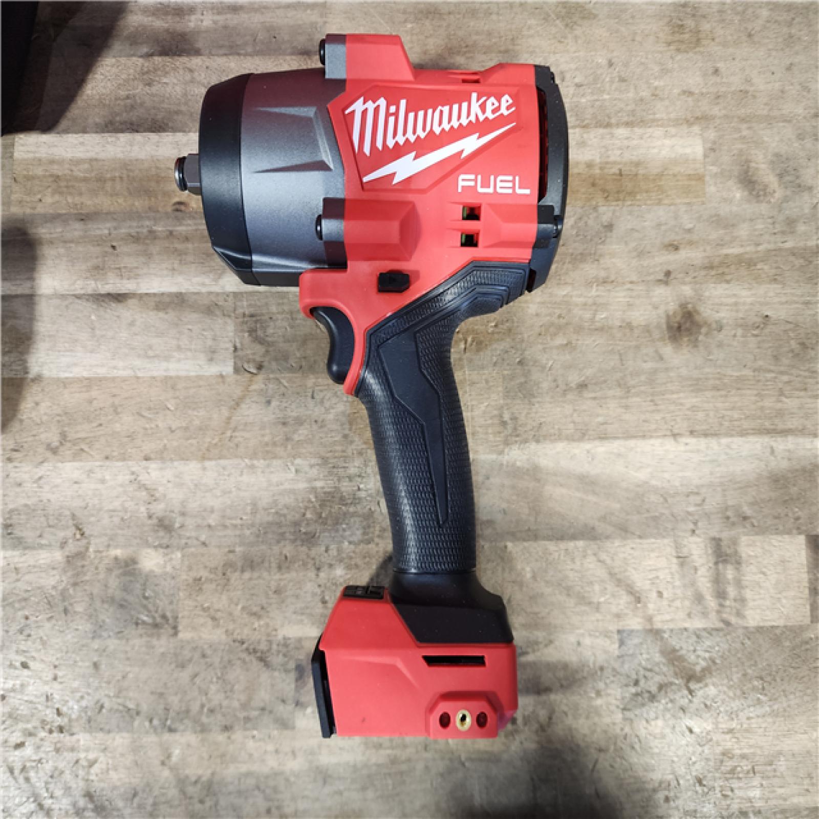 HOUSTON LOCATION - AS-IS (APPEARS LIKE NEW) Milwaukee M18 1/2 in. Cordless Brushless High Torque Impact Wrench Kit (Battery & Charger)