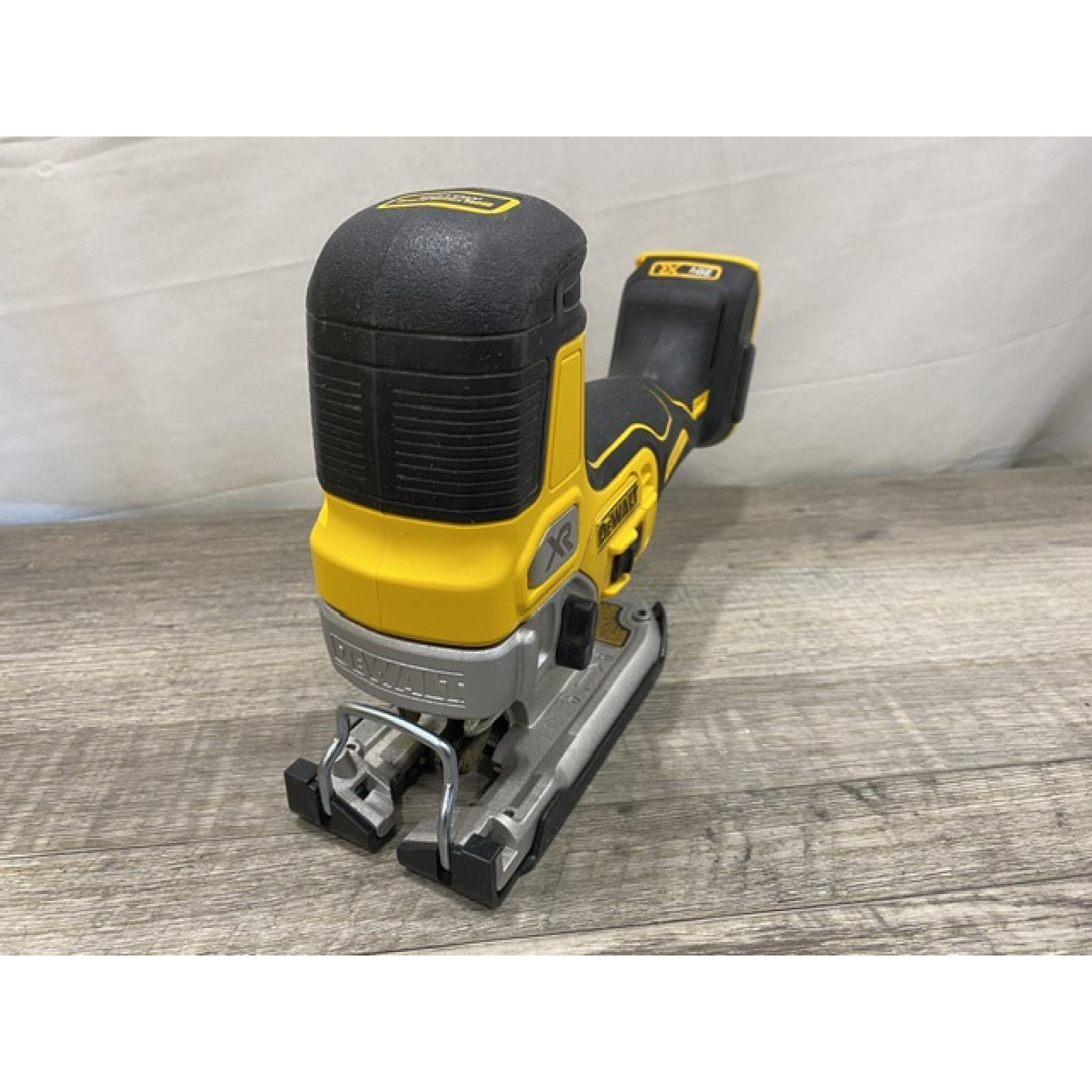 AS-IS DEWALT 20V MAX XR Cordless Barrel Grip Jigsaw (Tool Only)