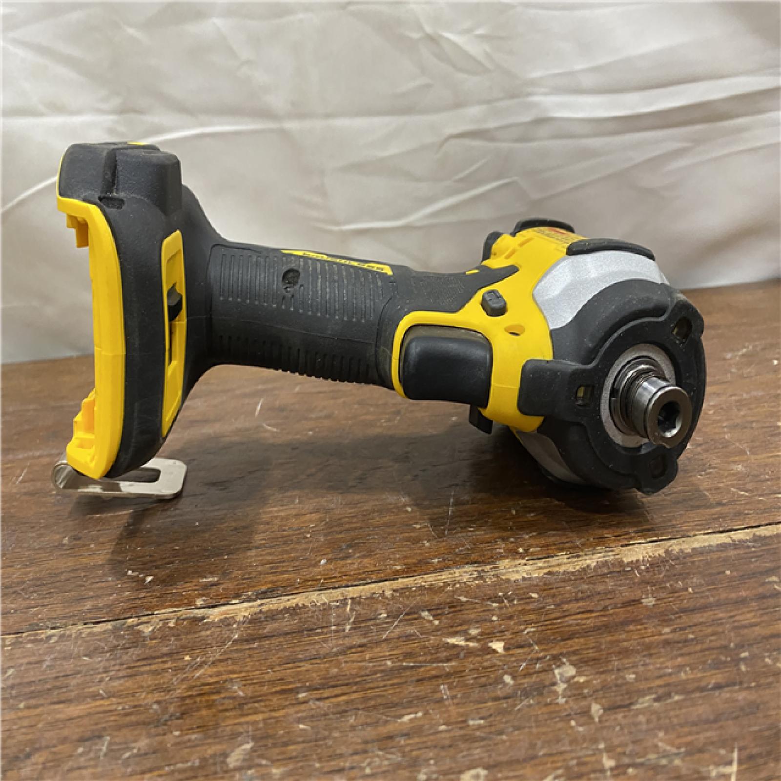 AS-IS DEWALT ATOMIC 20V MAX Lithium-Ion Cordless 1/4 in. Brushless Impact Driver Kit, 5 Ah Battery, Charger, and Bag