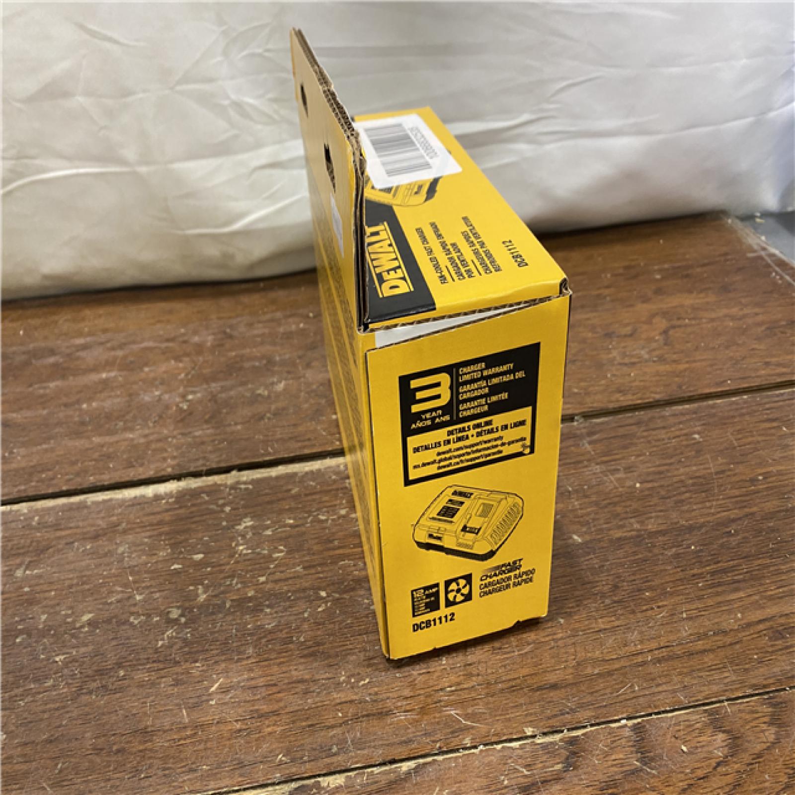 NEW Dewalt-DCB1112 12-Amp Fast Charger