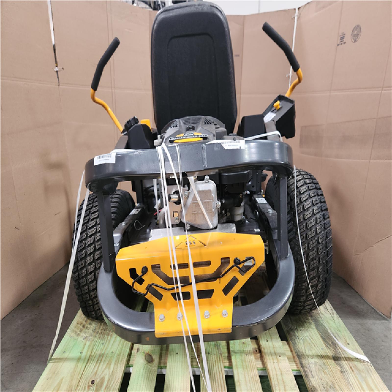 CALIFORNIA AS-IS ZT1,42IP ULTIMA CUB CADET