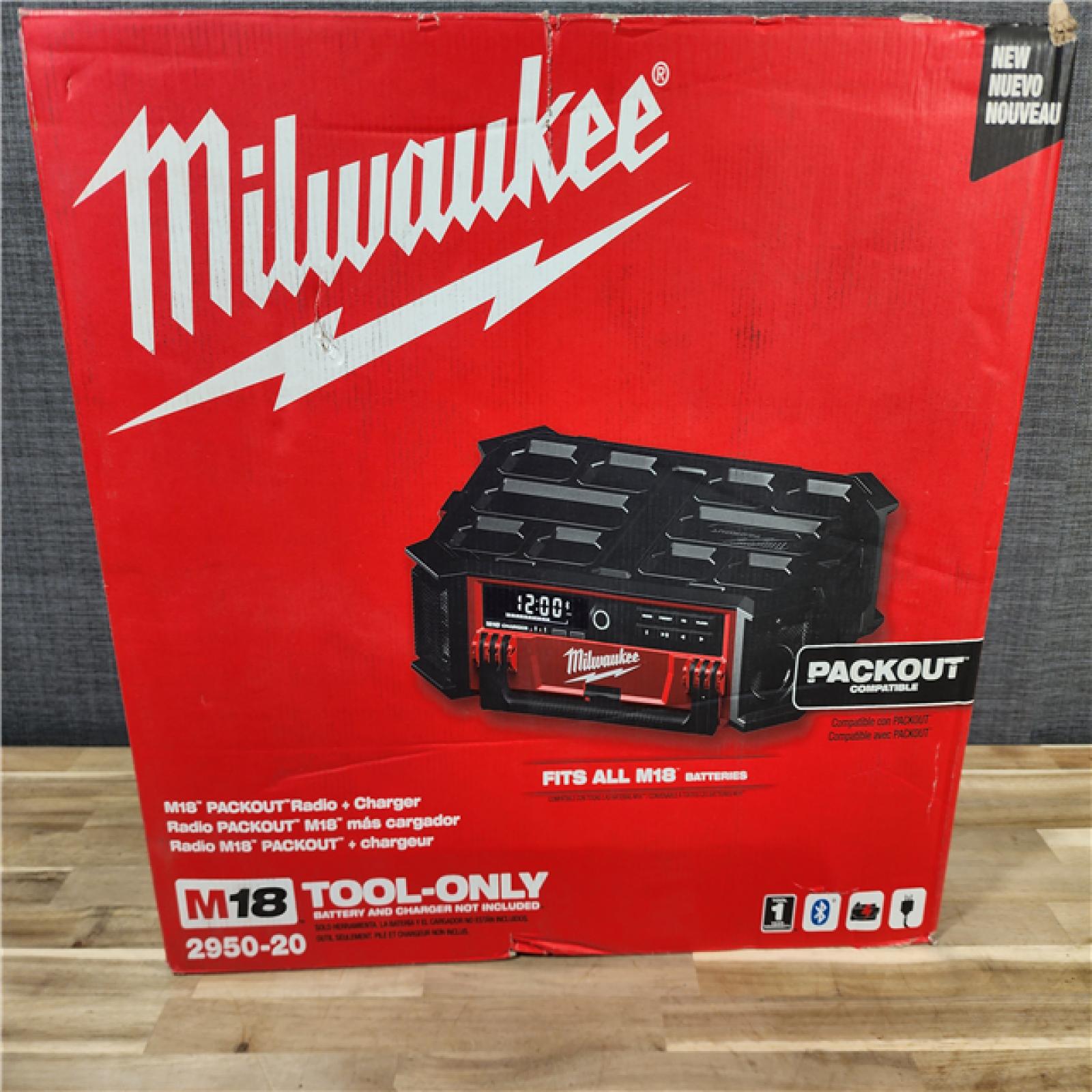 HOUSTON LOCATION - AS-IS Milwaukee 2950-20 18V M18 PACKOUT Lithium-Ion Cordless Radio + Charger (Tool Only)