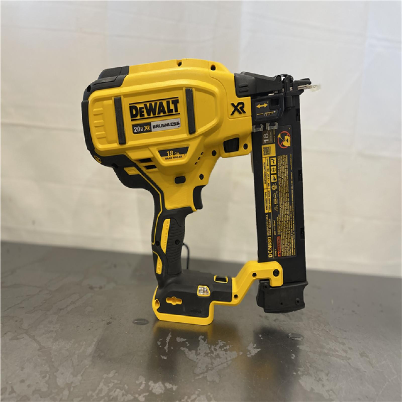 AS-IS- DEWALT 20V MAX XR Lithium-Ion Electric Cordless 18-Gauge Brad Nailer (Tool Only)