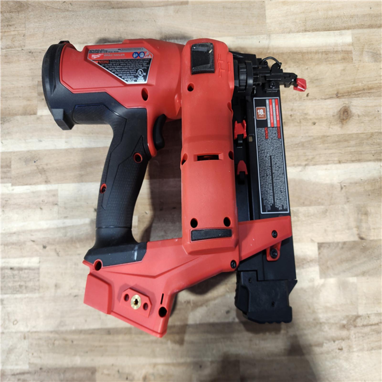 HOUSTON LOCATION - AS-IS Milwaukee FUEL 18-Volt Lithium-Ion Brushless Cordless Gen II 18-Gauge Brad Nailer (Tool-Only)