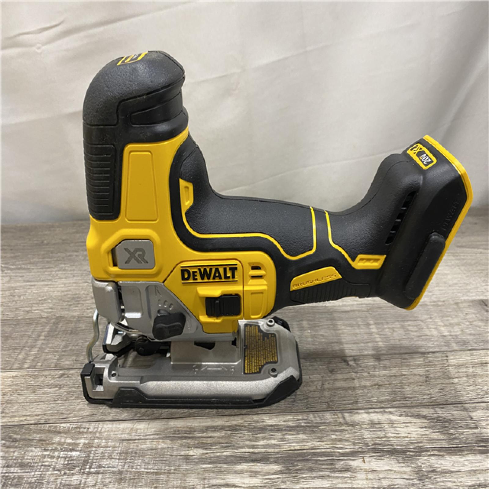 AS-IS DEWALT 20V MAX XR Cordless Barrel Grip Jigsaw (Tool Only)
