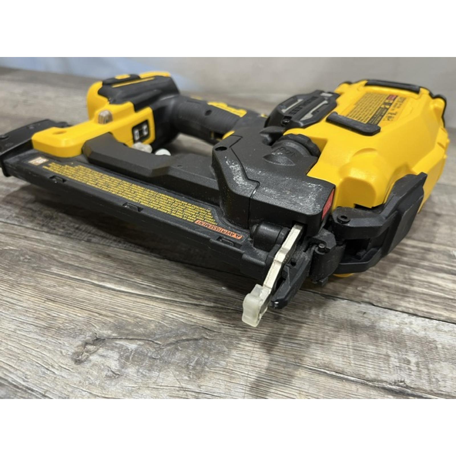AS-IS DEWALT 20V MAX XR 18 Gauge Cordless Brad Nailer (Tool Only)
