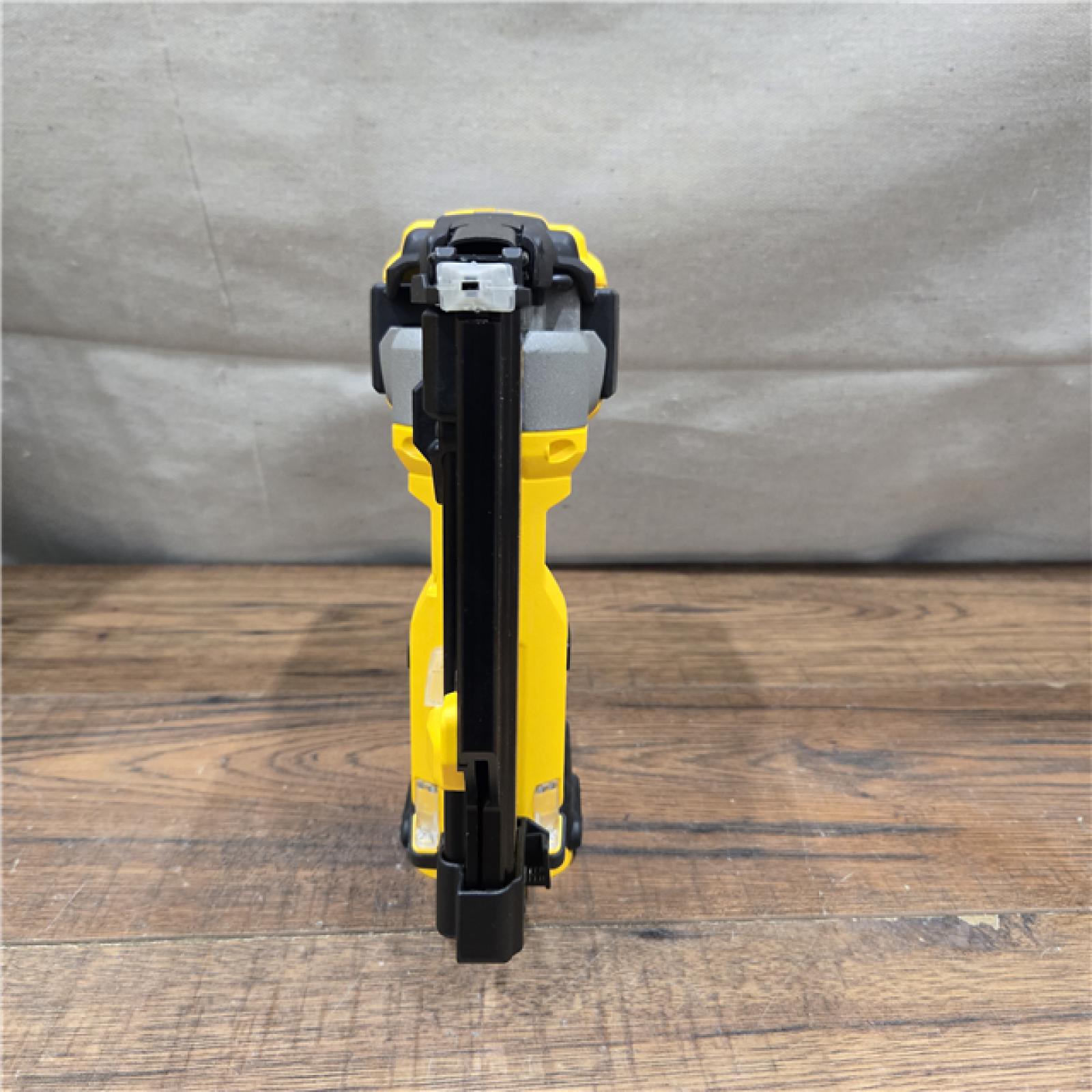 AS-IS DEWALT ATOMIC 20V MAX Lithium Ion Cordless 23 Gauge Pin Nailer Kit with 3.0Ah Battery and Charger