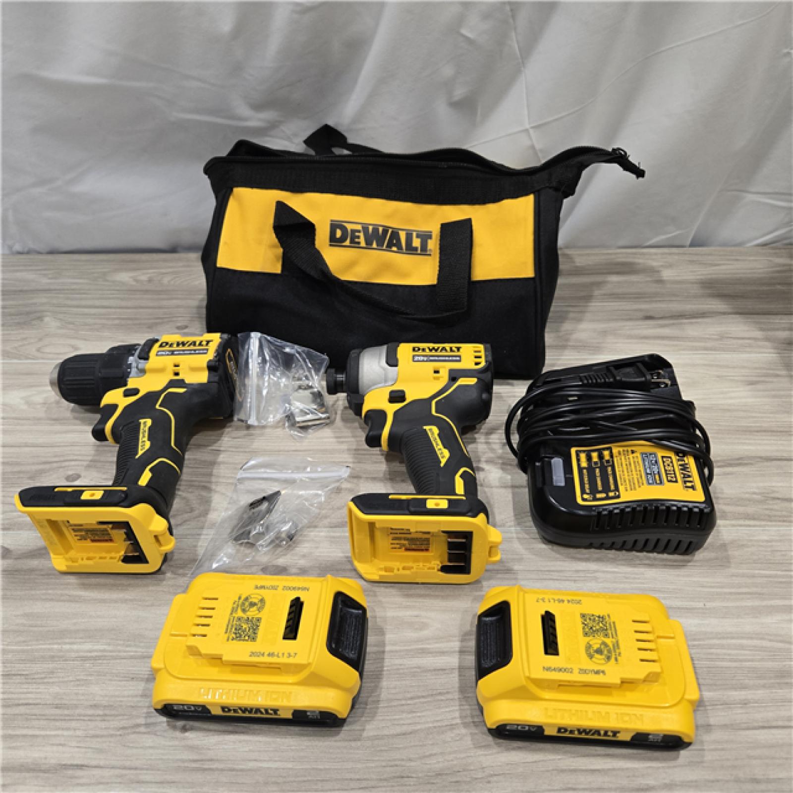 AS-IS Dewalt DCK225D2 20V MAX ATOMIC Compact Cordless Drill Driver and Impact Driver Combo Kit