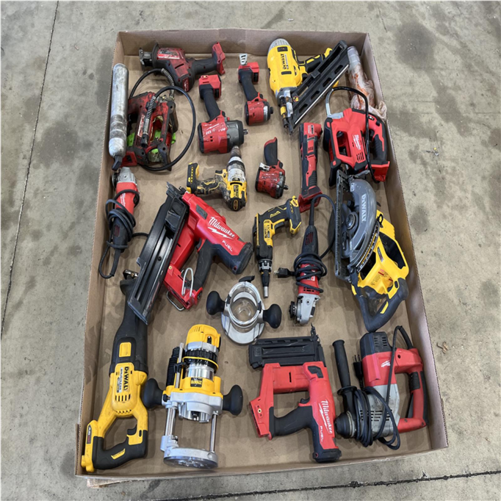 Houston Location - AS-IS LOOSE TOOL PALLET