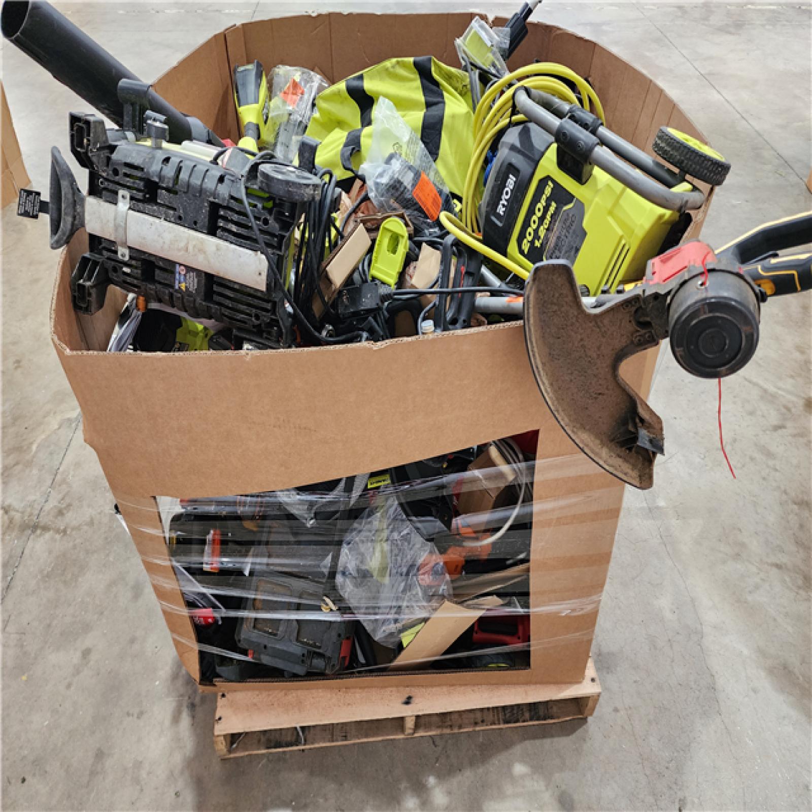 HOUSTON LOCATION - AS-IS TOOL PALLET
