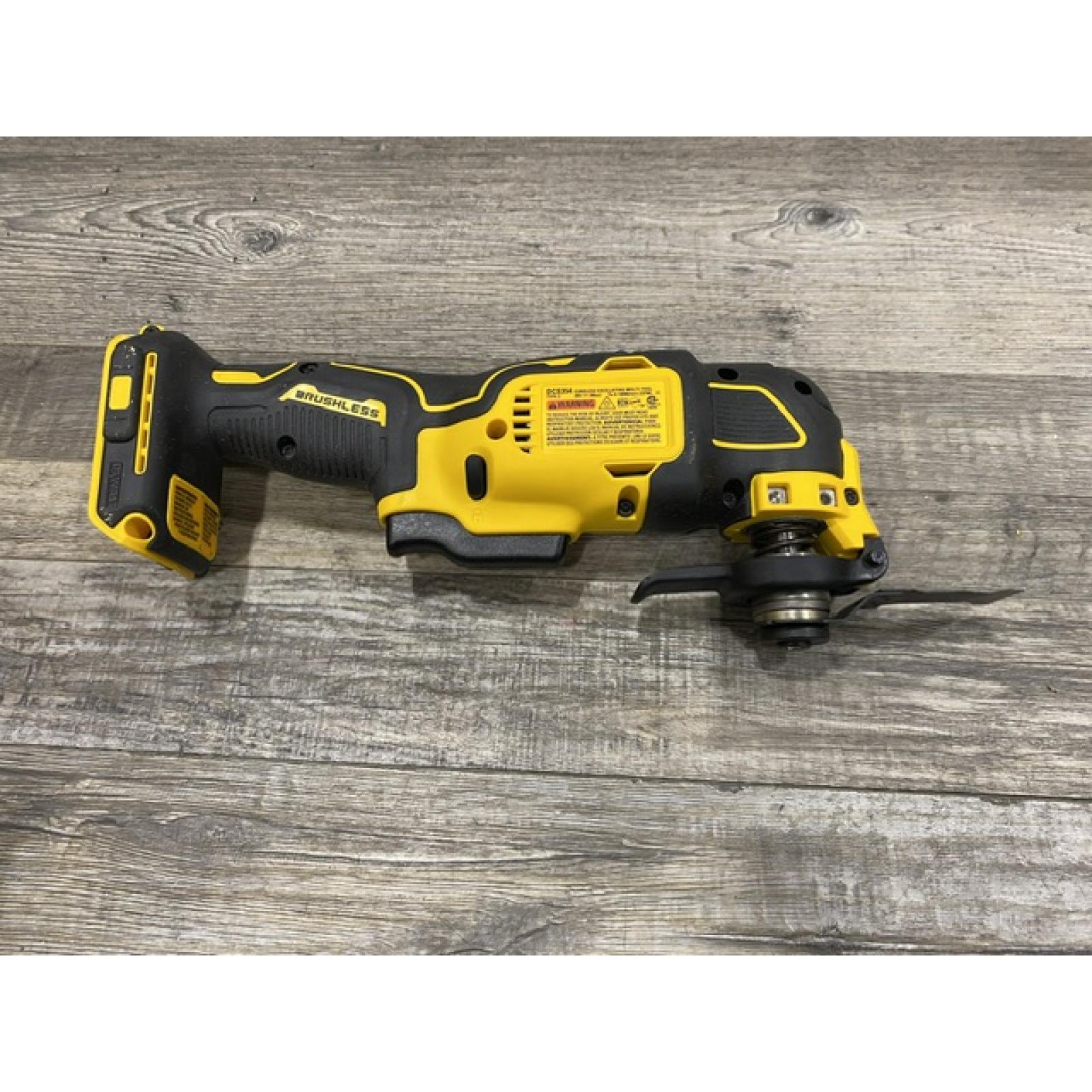 AS-IS DEWALT ATOMIC 20V MAX Cordless Brushless Oscillating Multi Tool Kit