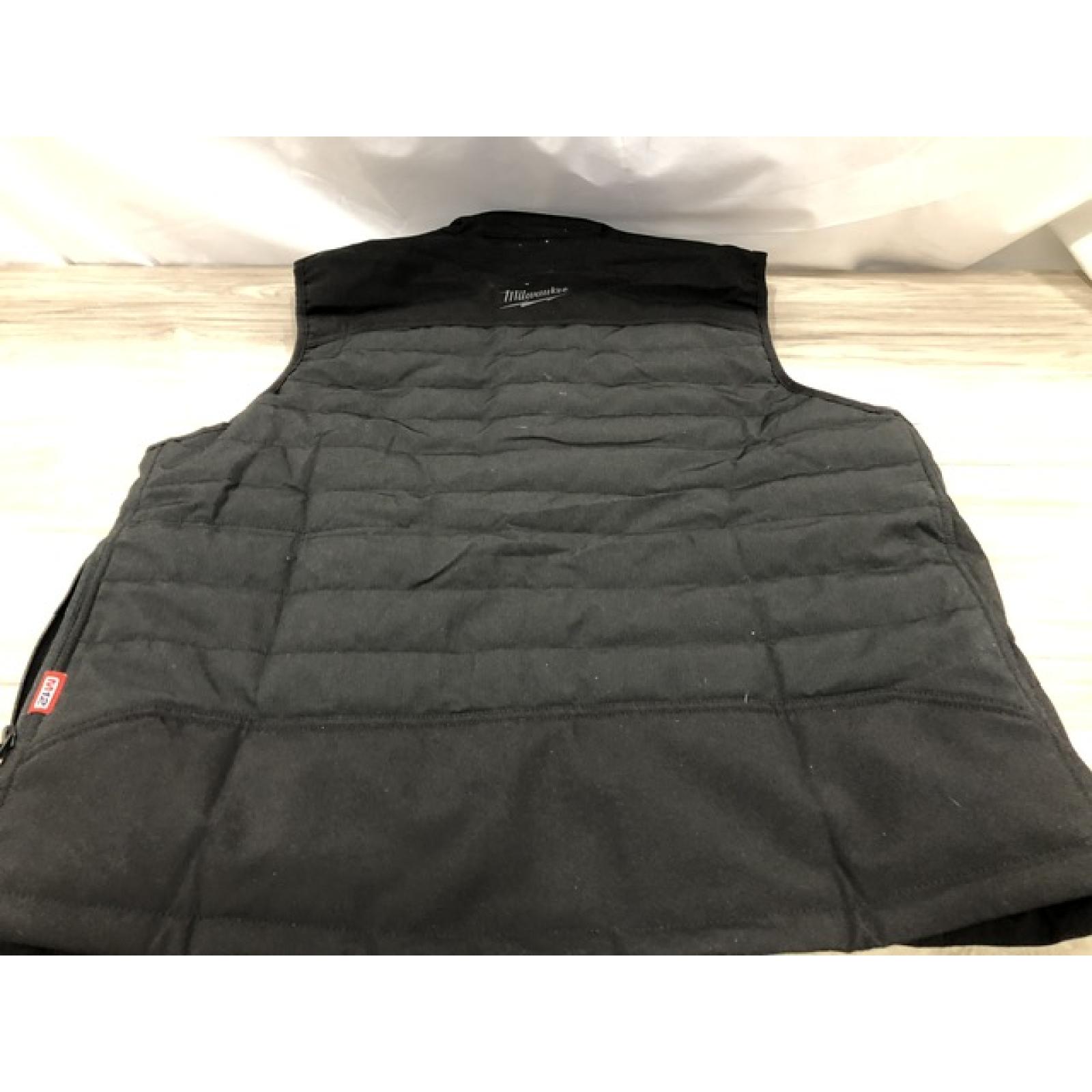 AS-IS Milwaukee Large M12 Heated Axis Vest Kit