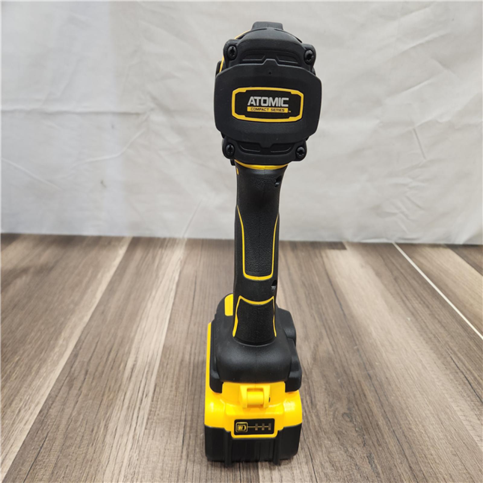 AS-IS- DeWalt 20V MAX ATOMIC 1/4 in. Cordless Brushless 3-Speed Impact Driver Kit (Battery & Charger)