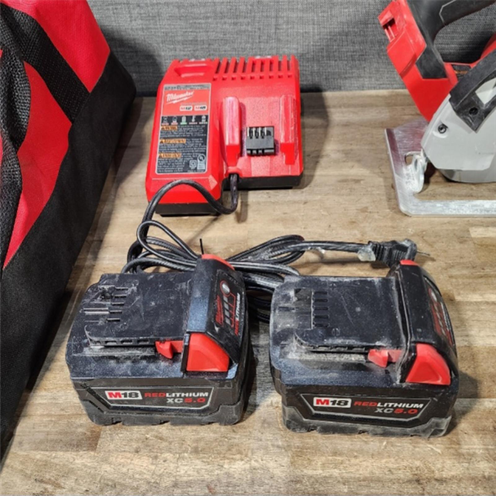 HOUSTON LOCATION - AS-IS MILWAUKEE 4 TOOL COMBO KIT W/ (2) BATTERY & CHARGER