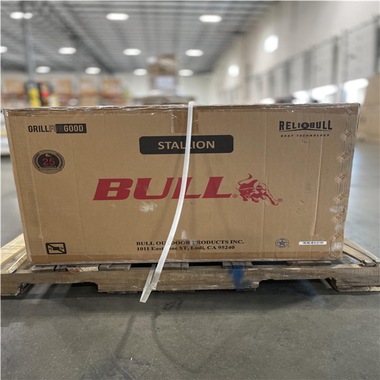 DALLAS LOCATION- NEW! BULL Stallion 4-Burner Cart Propane Grill in Stainless Steel