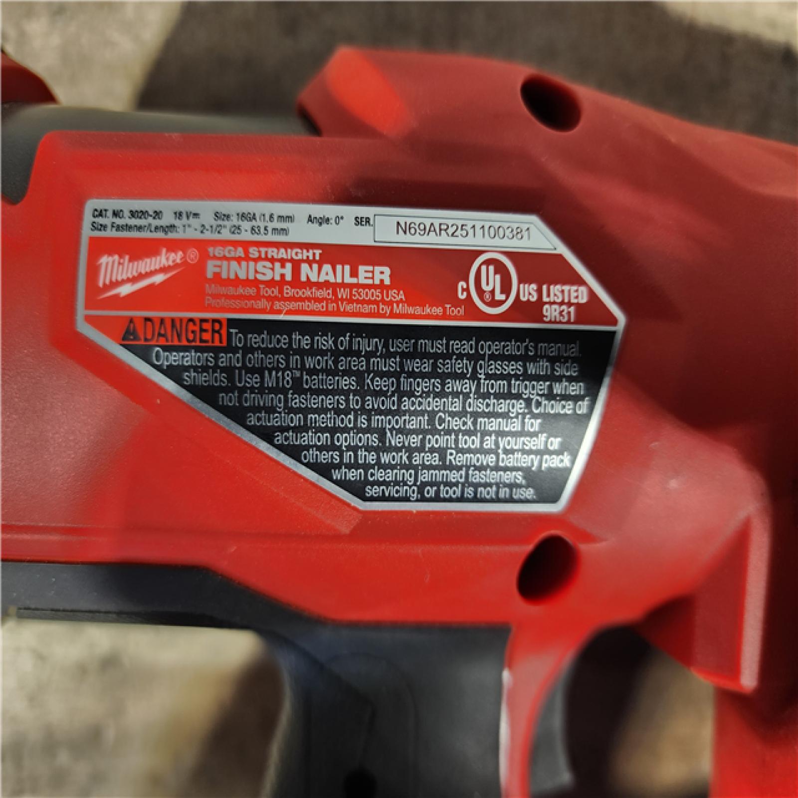HOUSTON LOCATION - AS-IS Milwaukee FUEL 18-Volt Lithium-Ion Brushless Cordless Gen ll 16-Gauge Straight Finish Nailer (Tool Only)