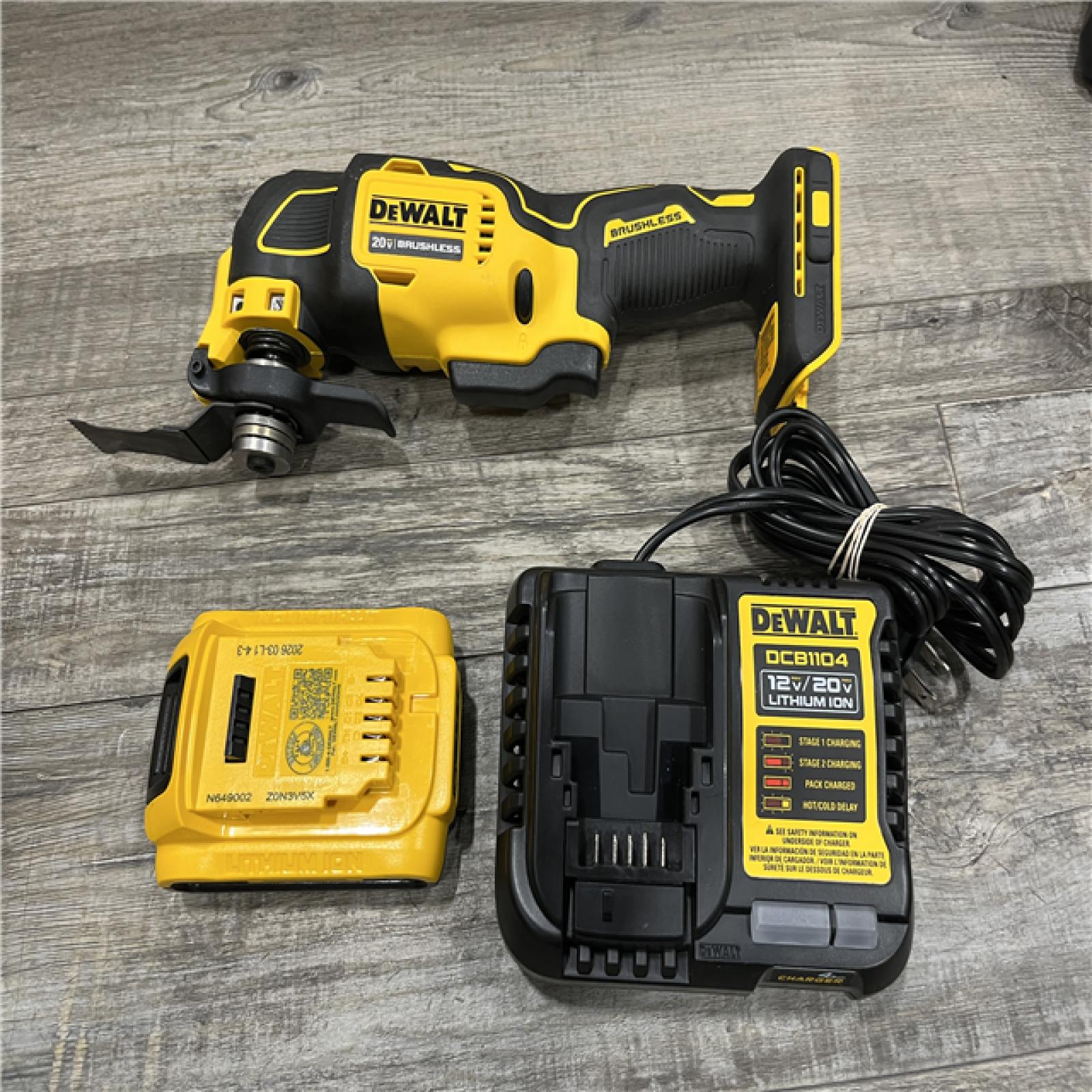 AS-IS DEWALT ATOMIC 20V MAX Cordless Brushless Oscillating Multi Tool Kit