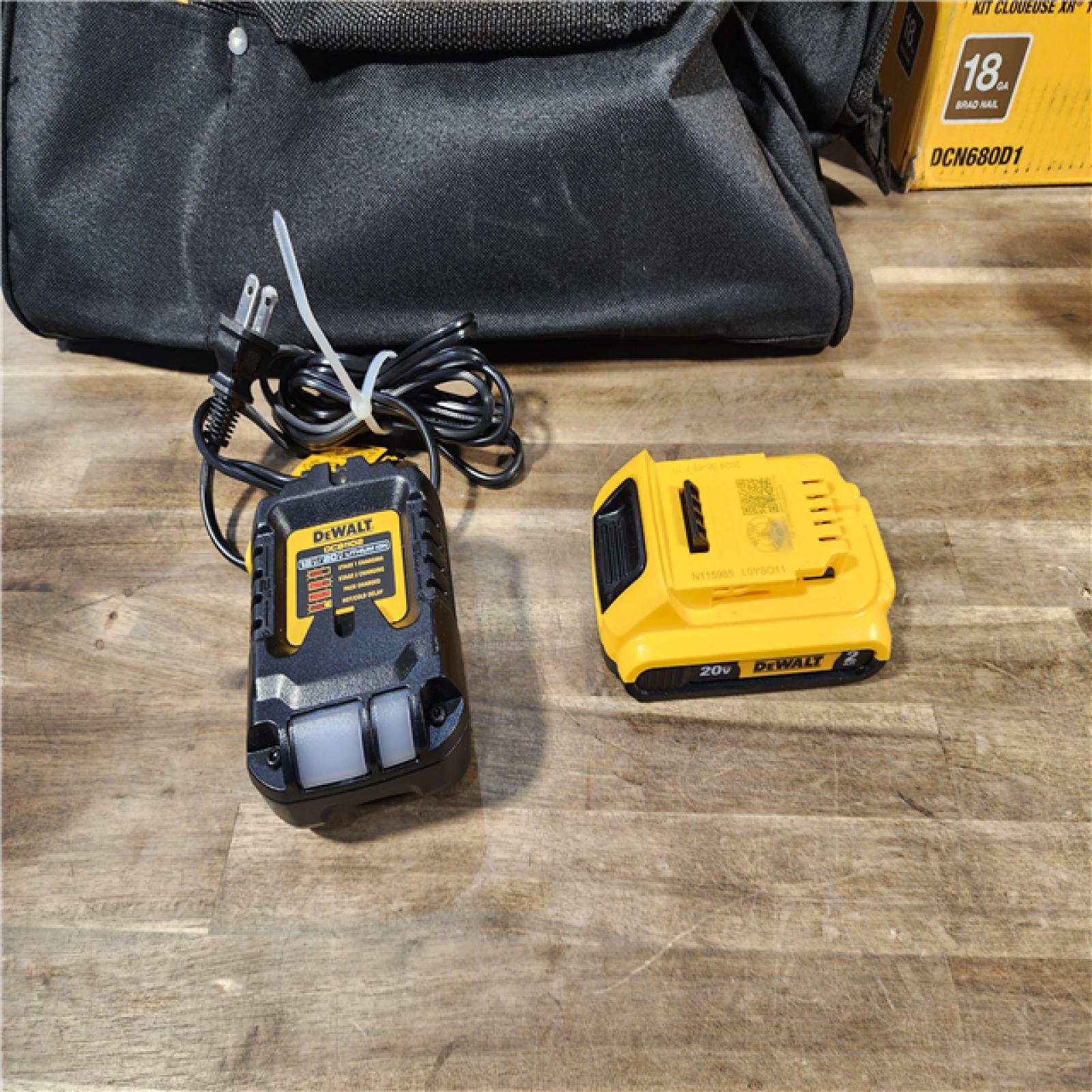HOUSTON LOCATION - AS-IS DEWALT 20V MAX XR 18 Gauge Brad Nailer Kit