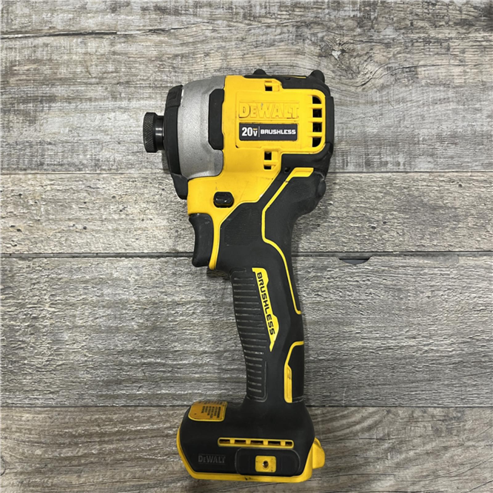 AS-IS DEWALT 20V XR Lithium-Ion Cordless Brushless 1/2 in. Drill/Driver Kit