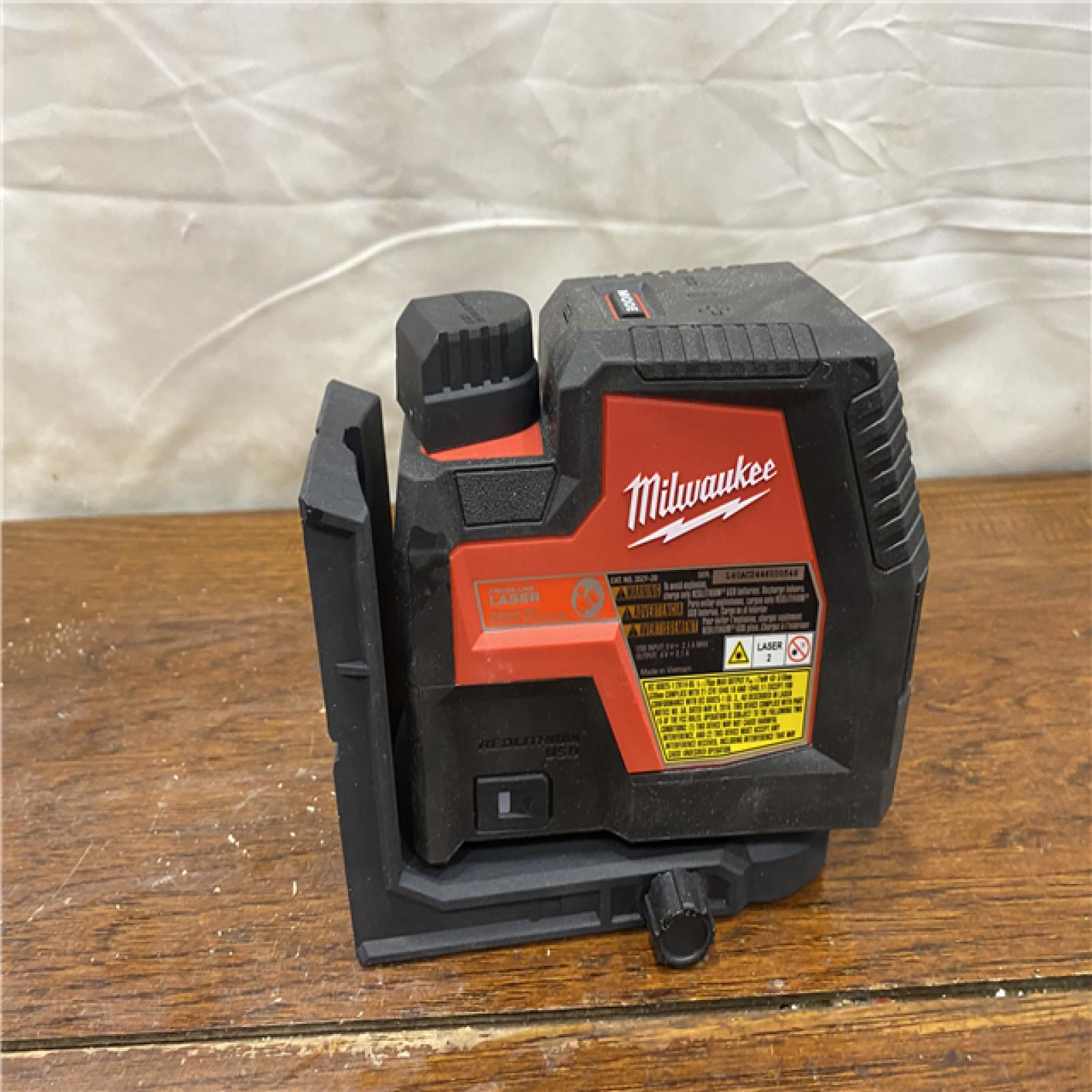 AS-IS 100 Ft. REDLITHIUM Lithium-Ion USB Green Rechargeable Cross Line Laser Level with Charger