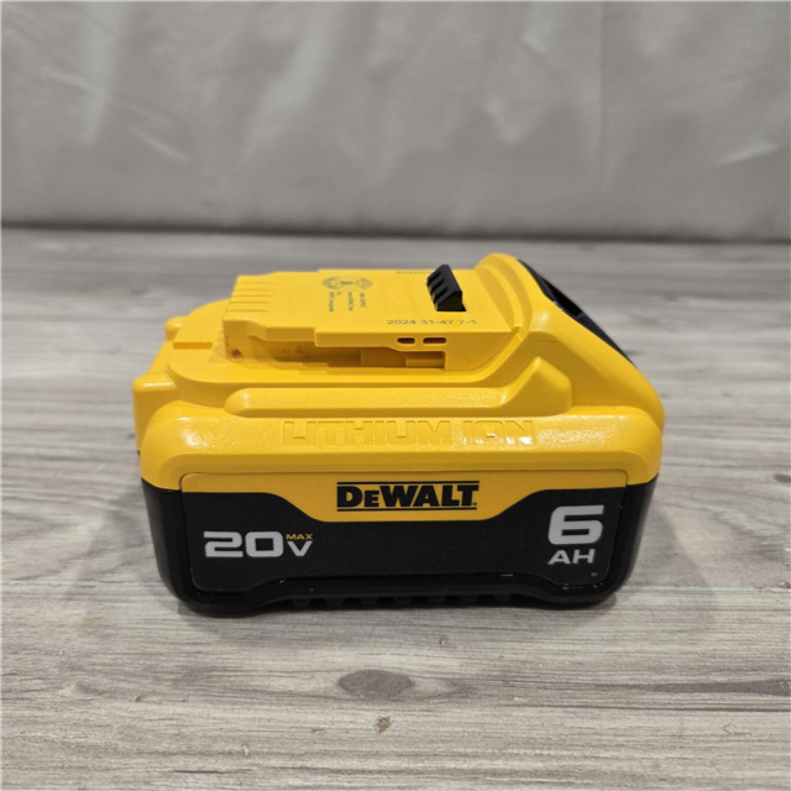 AS-IS Dewalt 20V Lithium-Ion 6.0Ah Battery Pack & Charger Kit